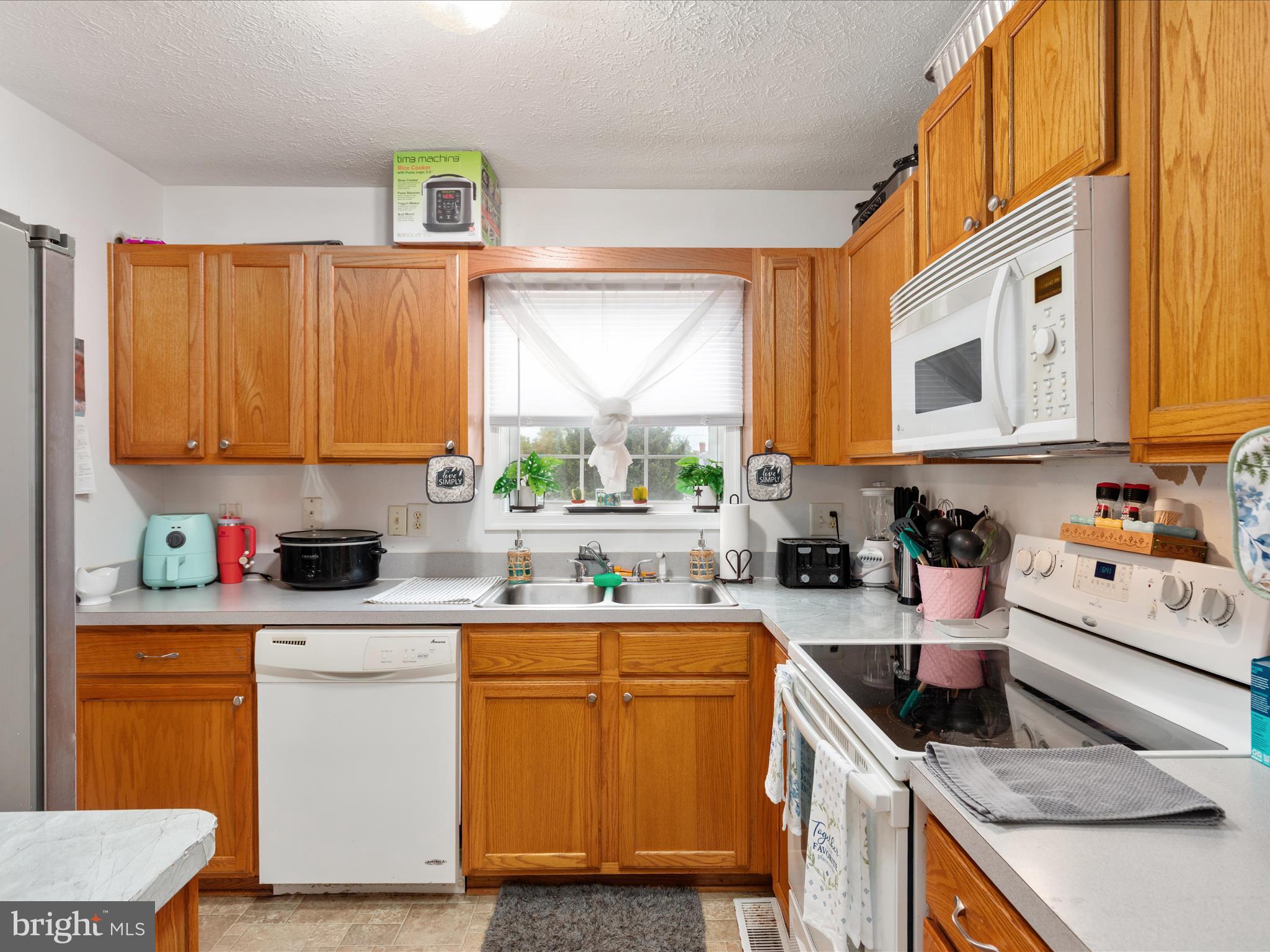 WATERFORD SQUARE - Residential