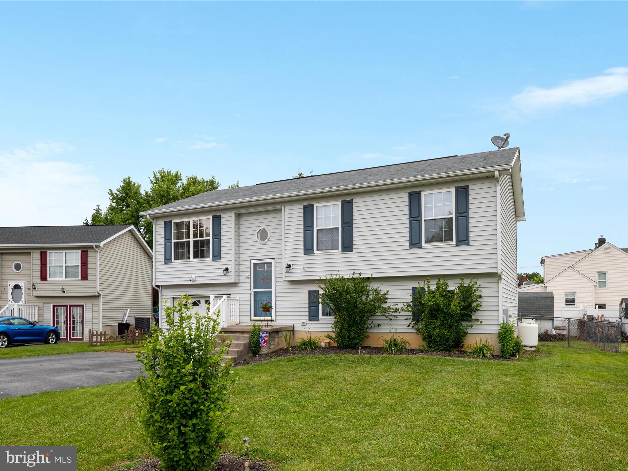 WATERFORD SQUARE - Residential