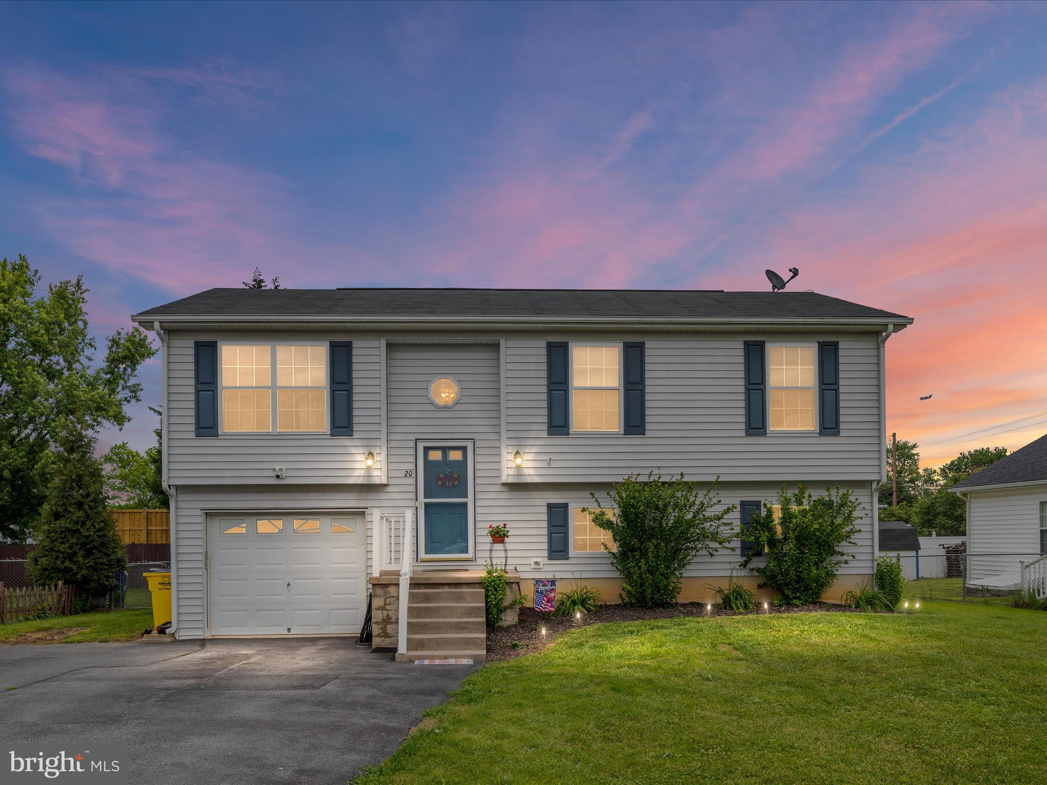 WATERFORD SQUARE - Residential