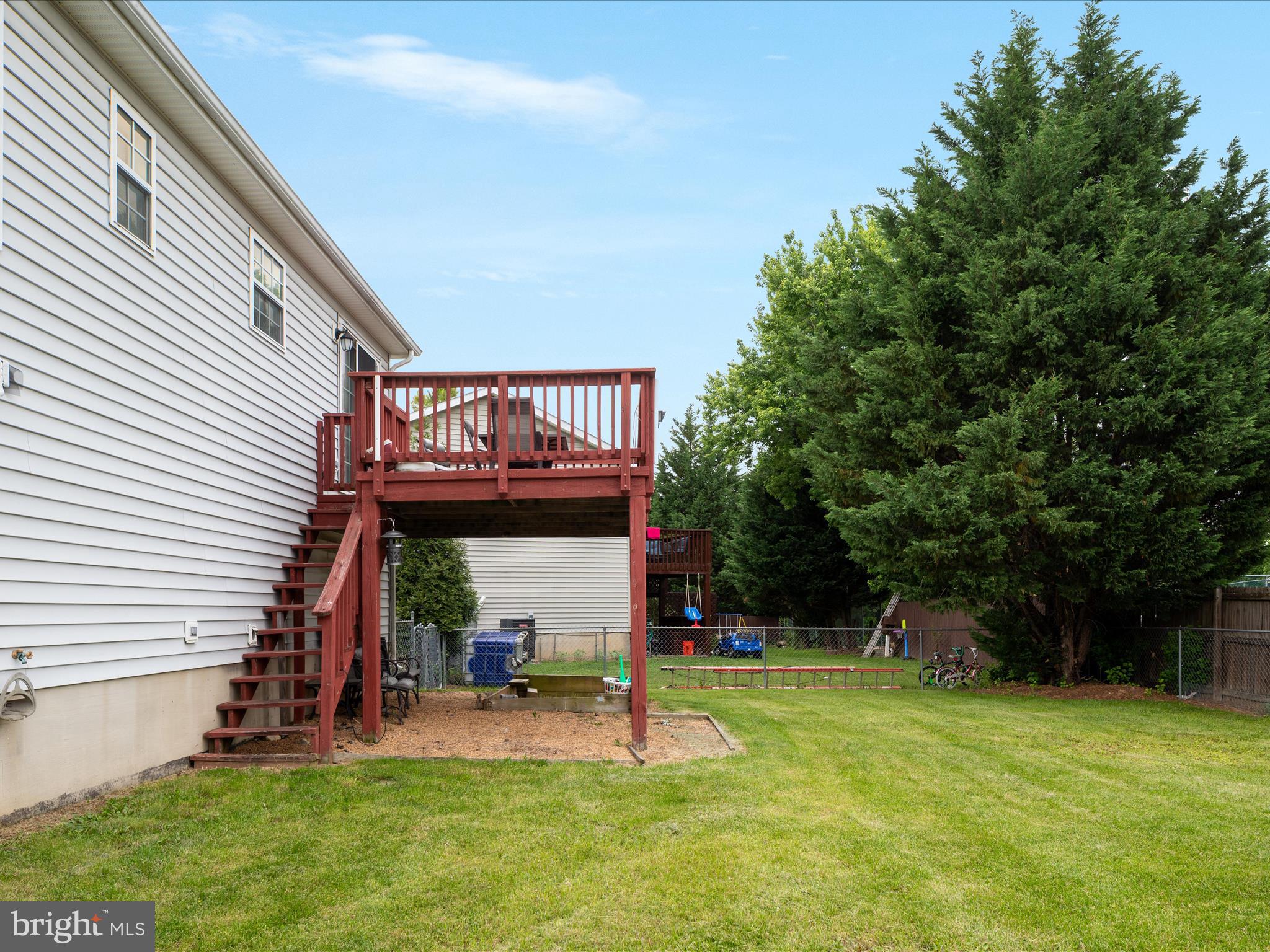 WATERFORD SQUARE - Residential