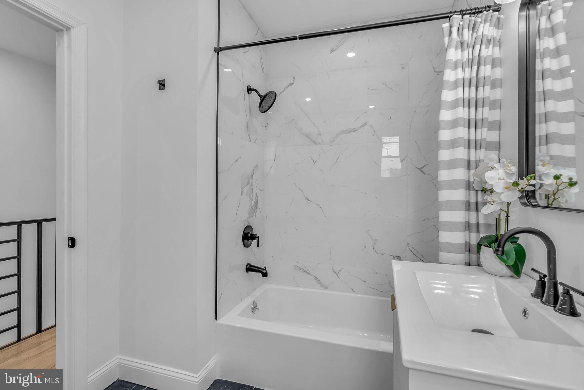 POINT BREEZE - Residential