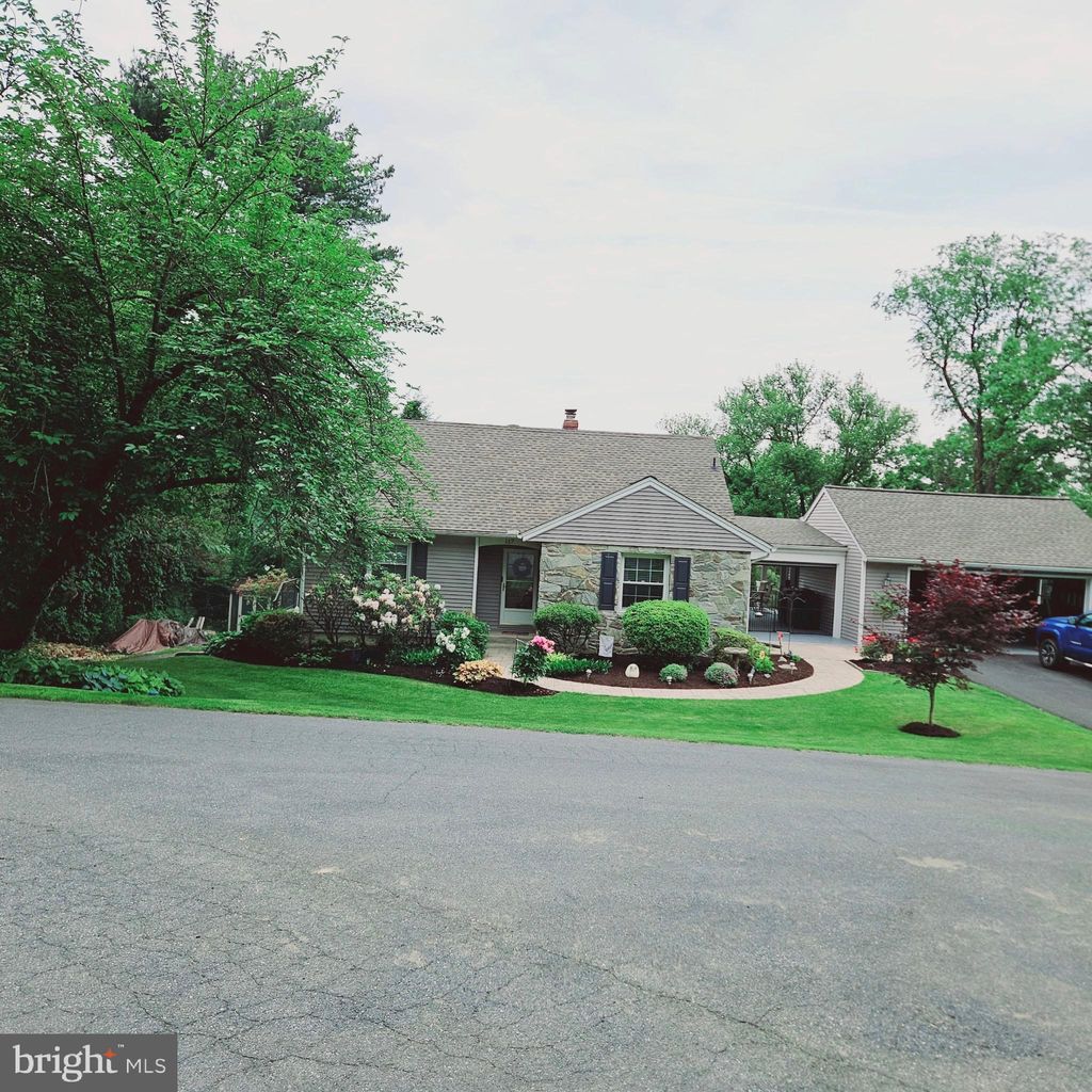 Photo of 117 Circle Road, LANCASTER, PA 17601 (MLS # PALA2081970)