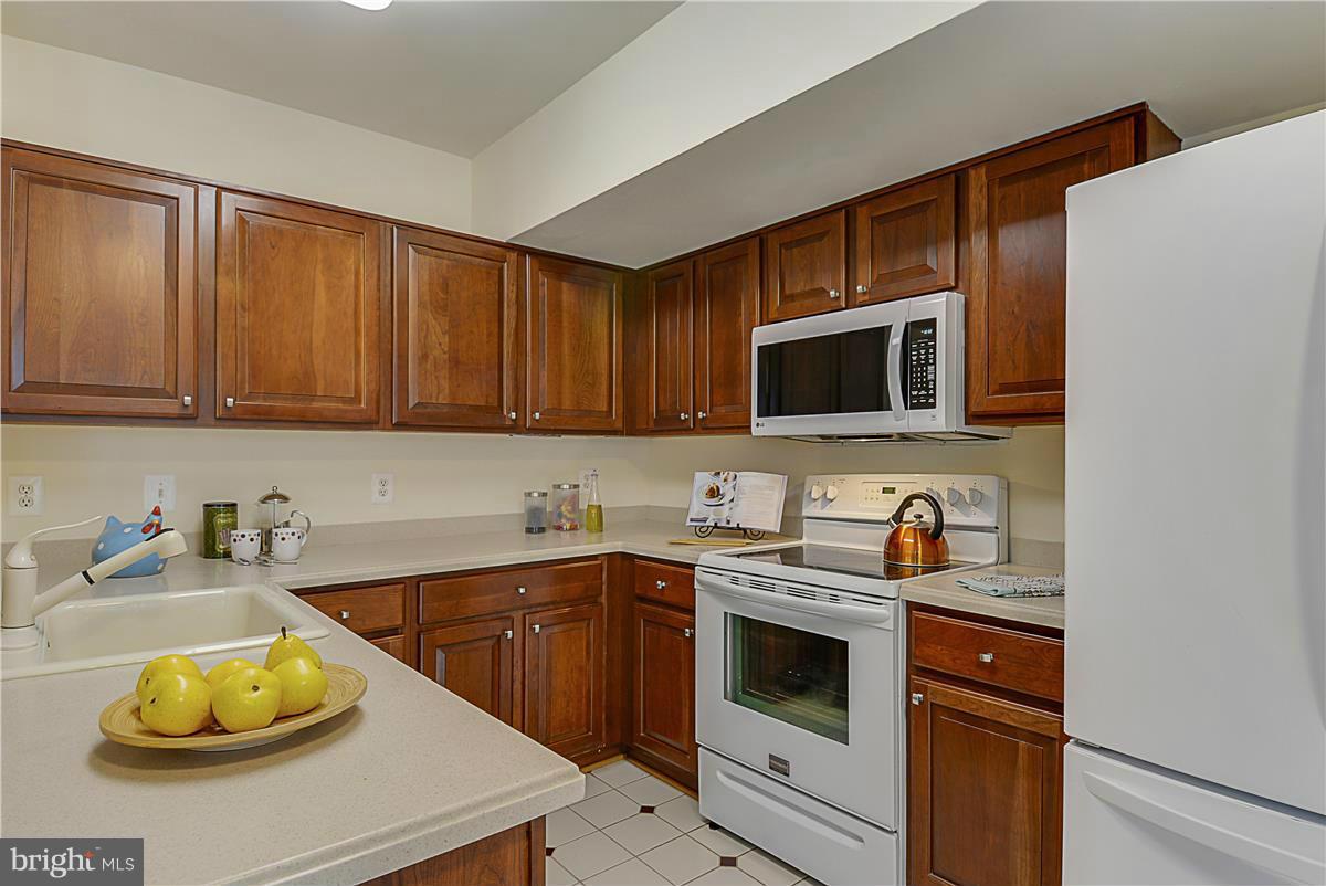 HEARTHSTONE VILLAGE - Residential