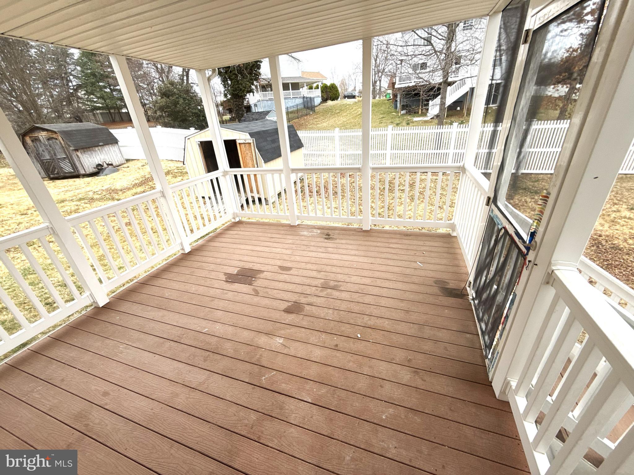 FOX RUN ESTATES - Residential