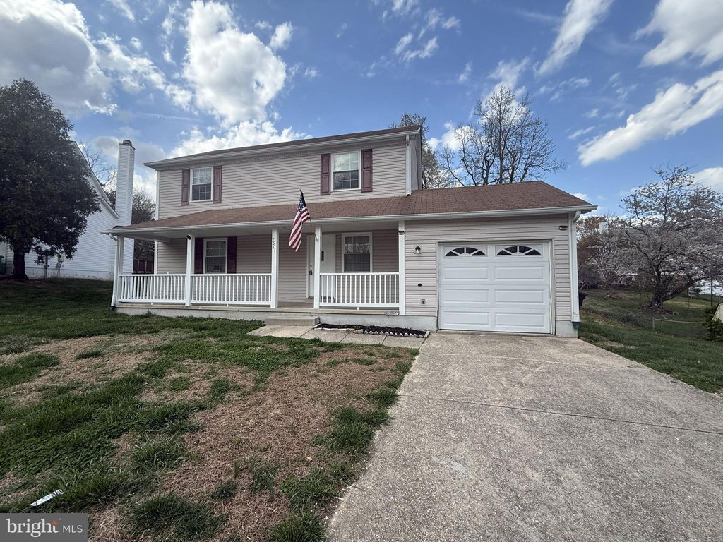 Photo of 7604 Fox Hunt Court, CLINTON, MD 20735 (MLS # MDPG2197336)