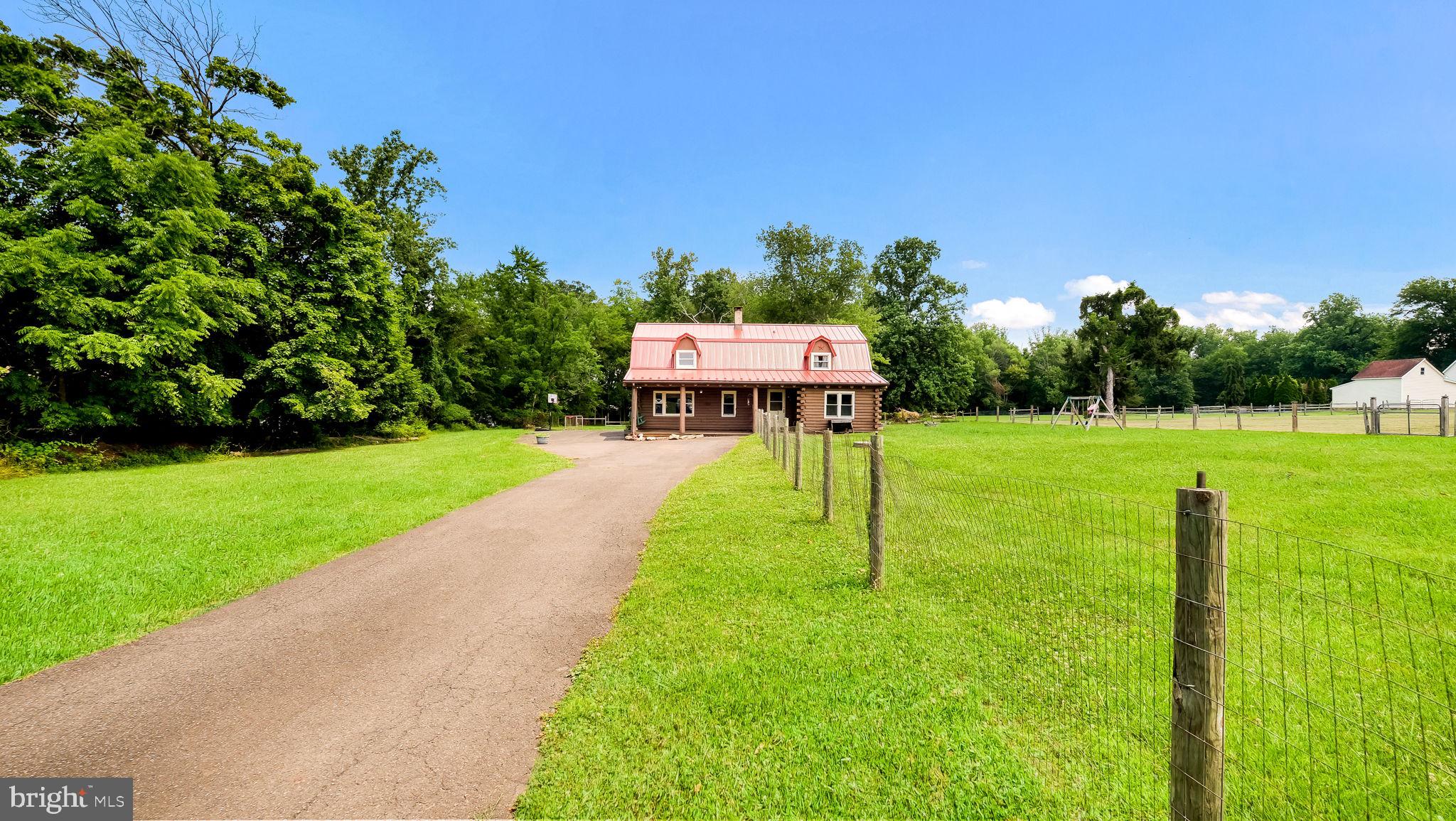 1203 W BRISTOL