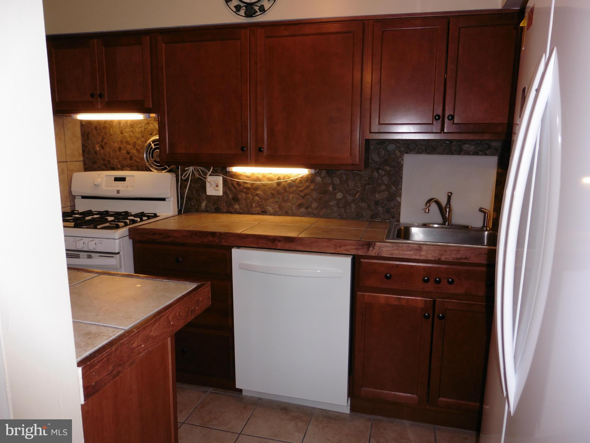 HERITAGE KNOLL - Residential