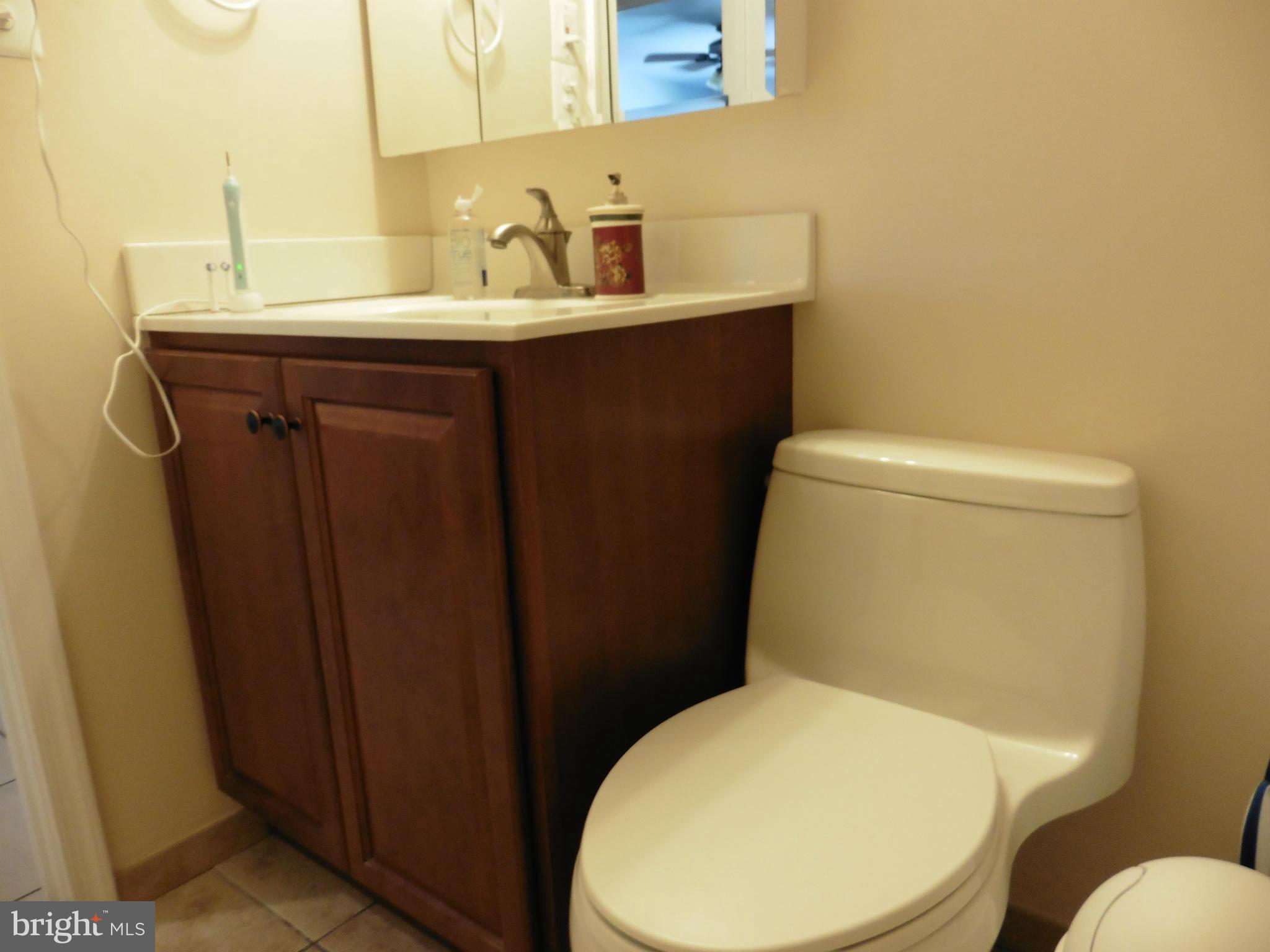 HERITAGE KNOLL - Residential