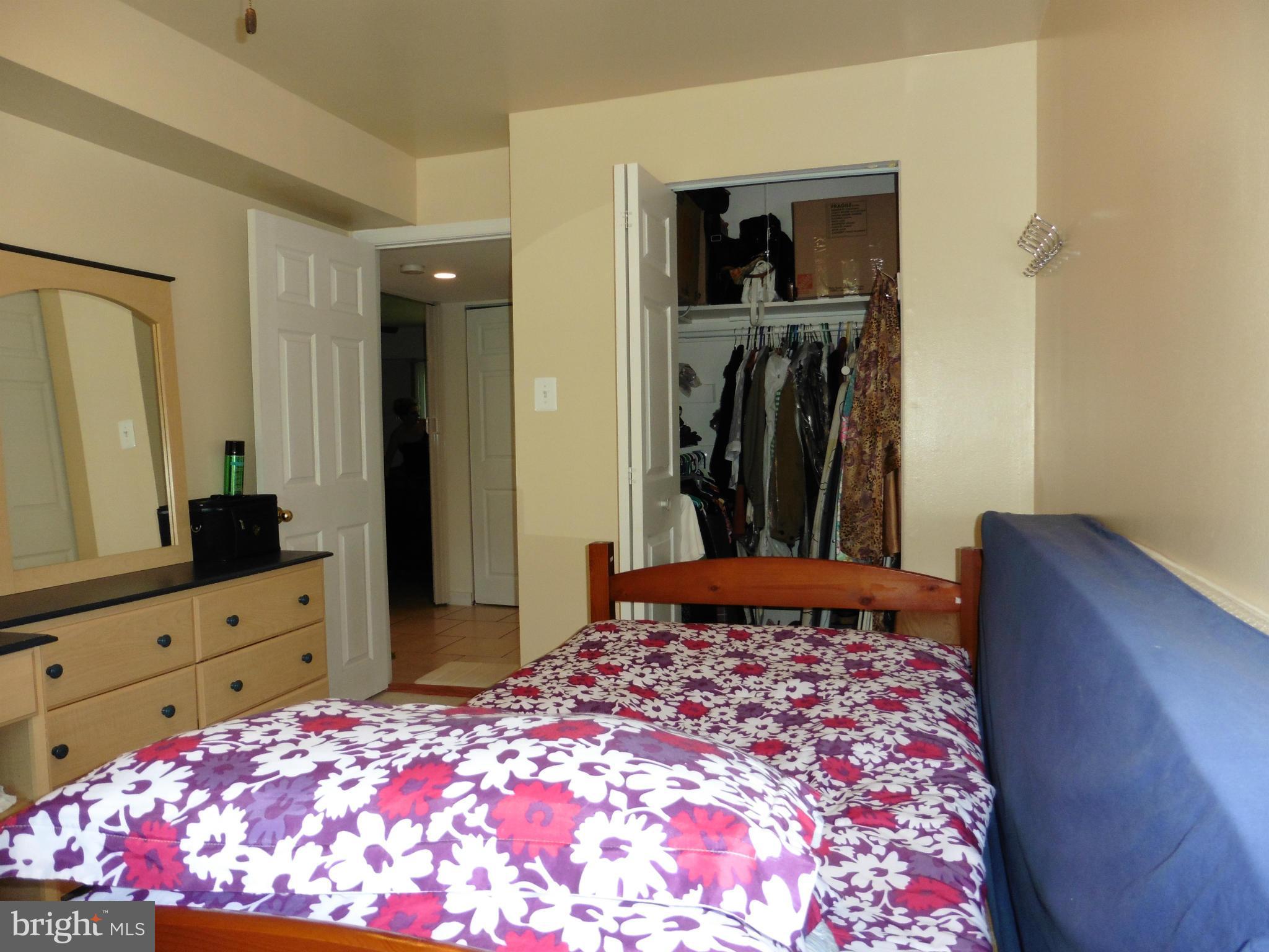 HERITAGE KNOLL - Residential