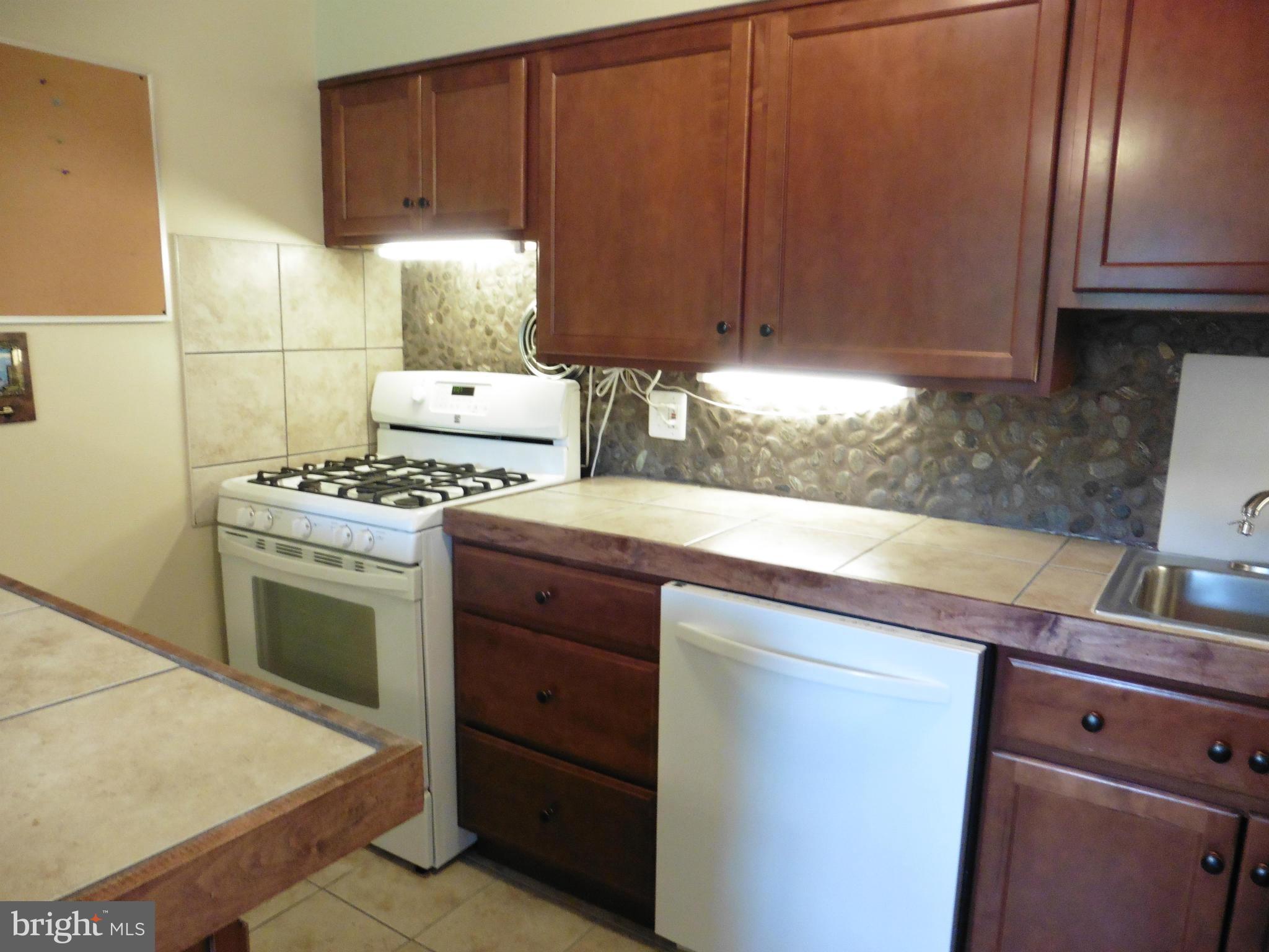 HERITAGE KNOLL - Residential