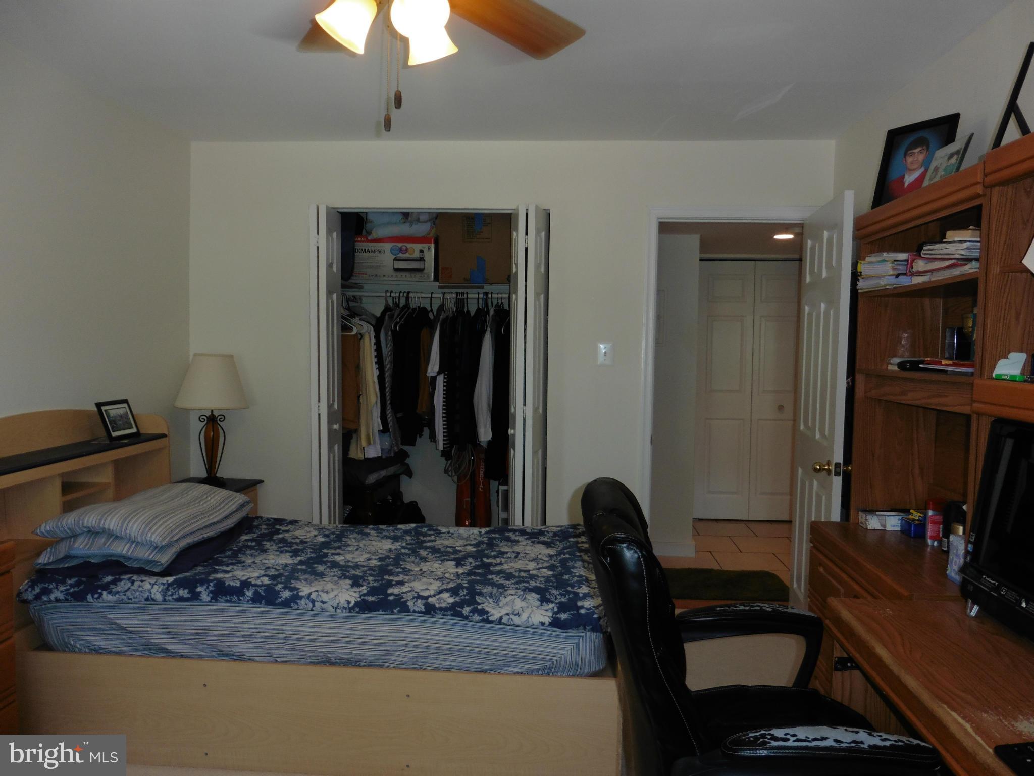 HERITAGE KNOLL - Residential