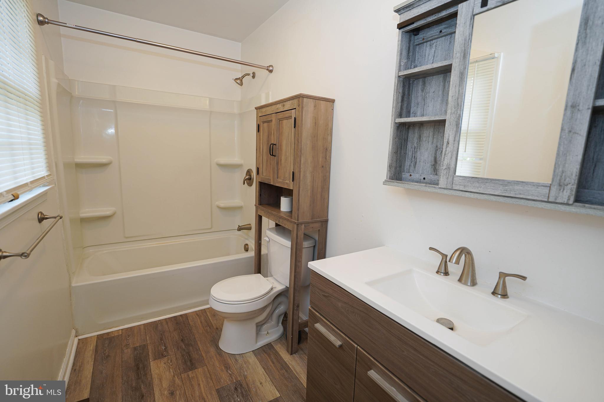 KING WILLIAMS COURT - Residential Lease