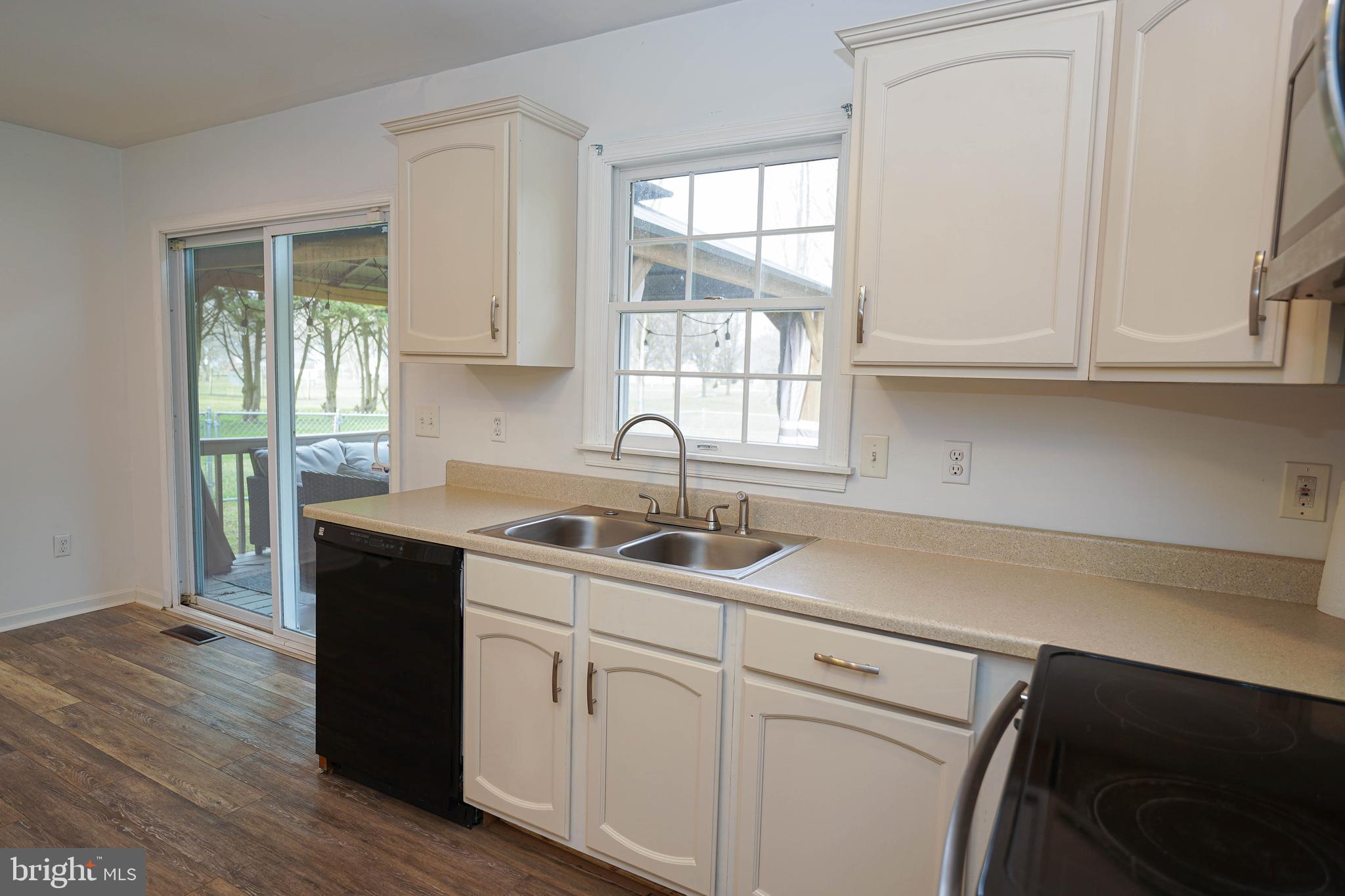 KING WILLIAMS COURT - Residential Lease