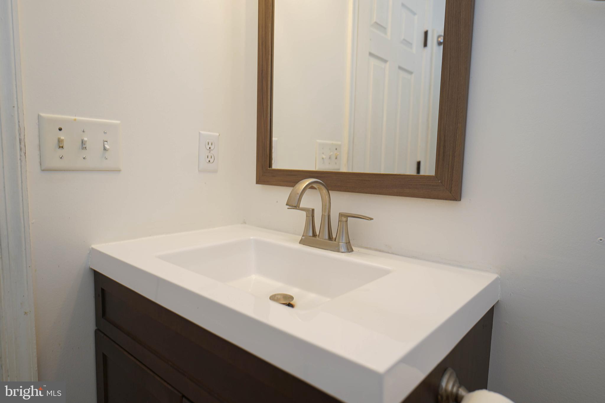 KING WILLIAMS COURT - Residential Lease