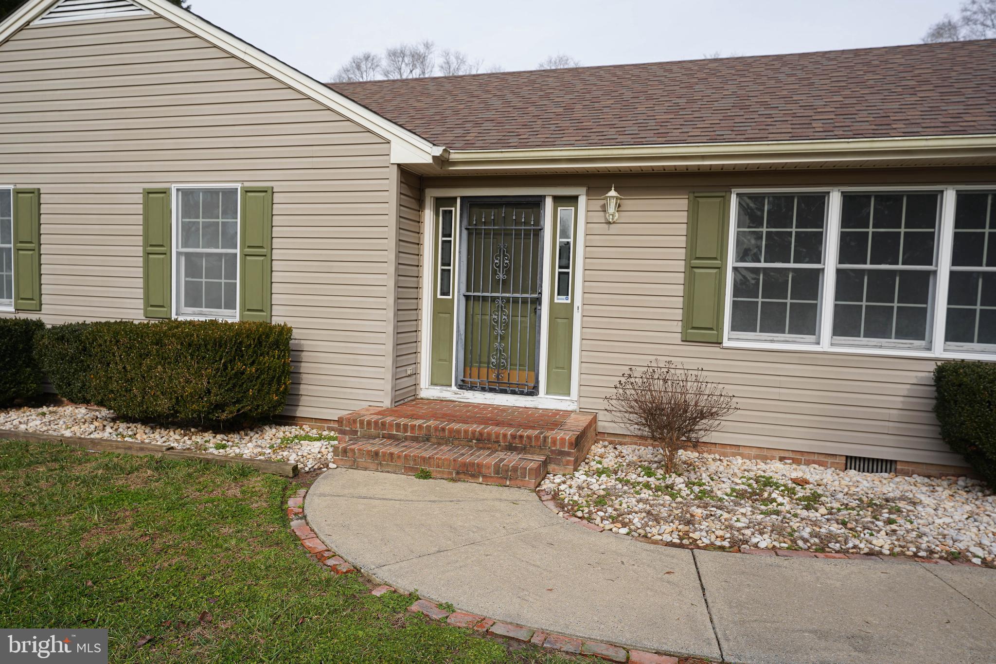 KING WILLIAMS COURT - Residential Lease