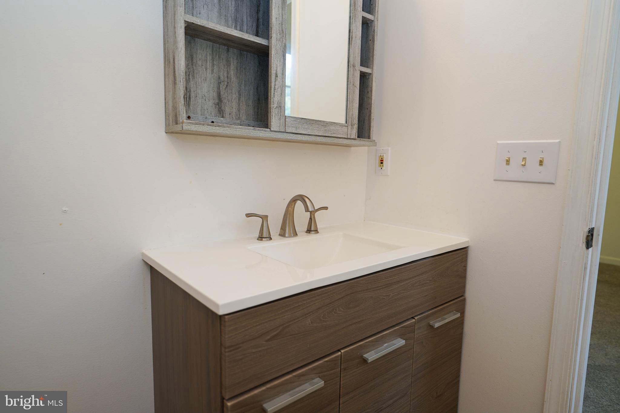 KING WILLIAMS COURT - Residential Lease