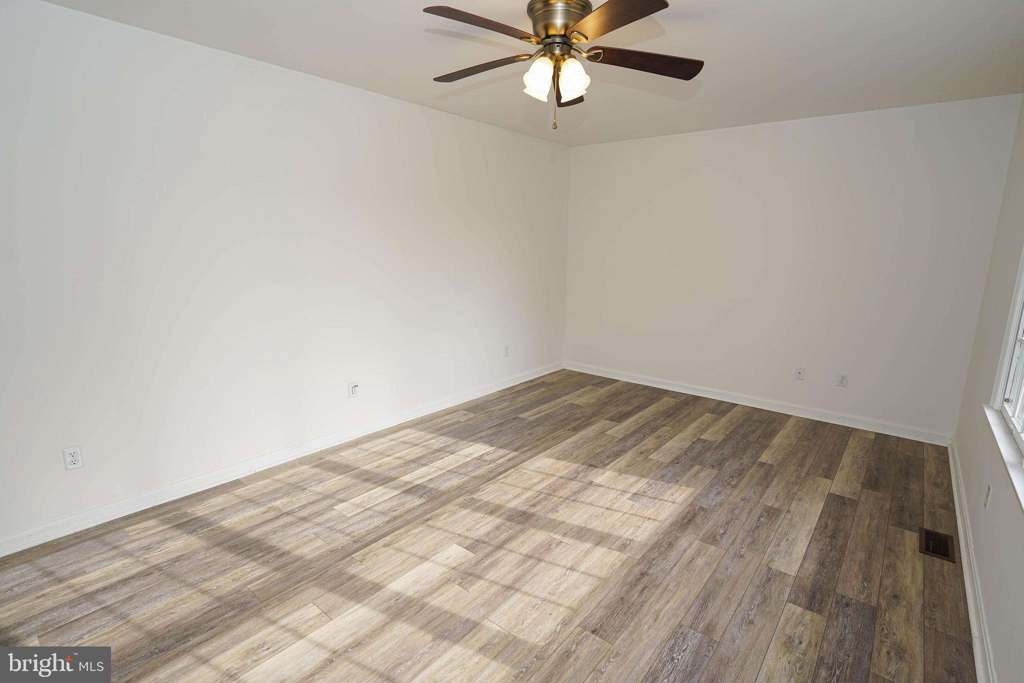 KING WILLIAMS COURT - Residential Lease