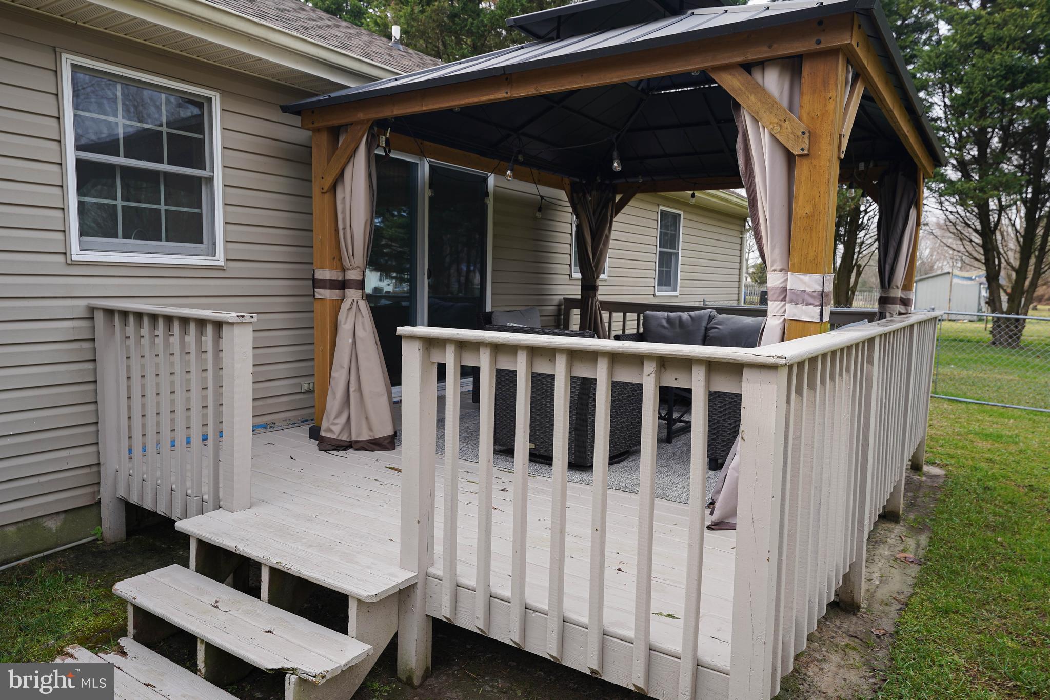 KING WILLIAMS COURT - Residential Lease