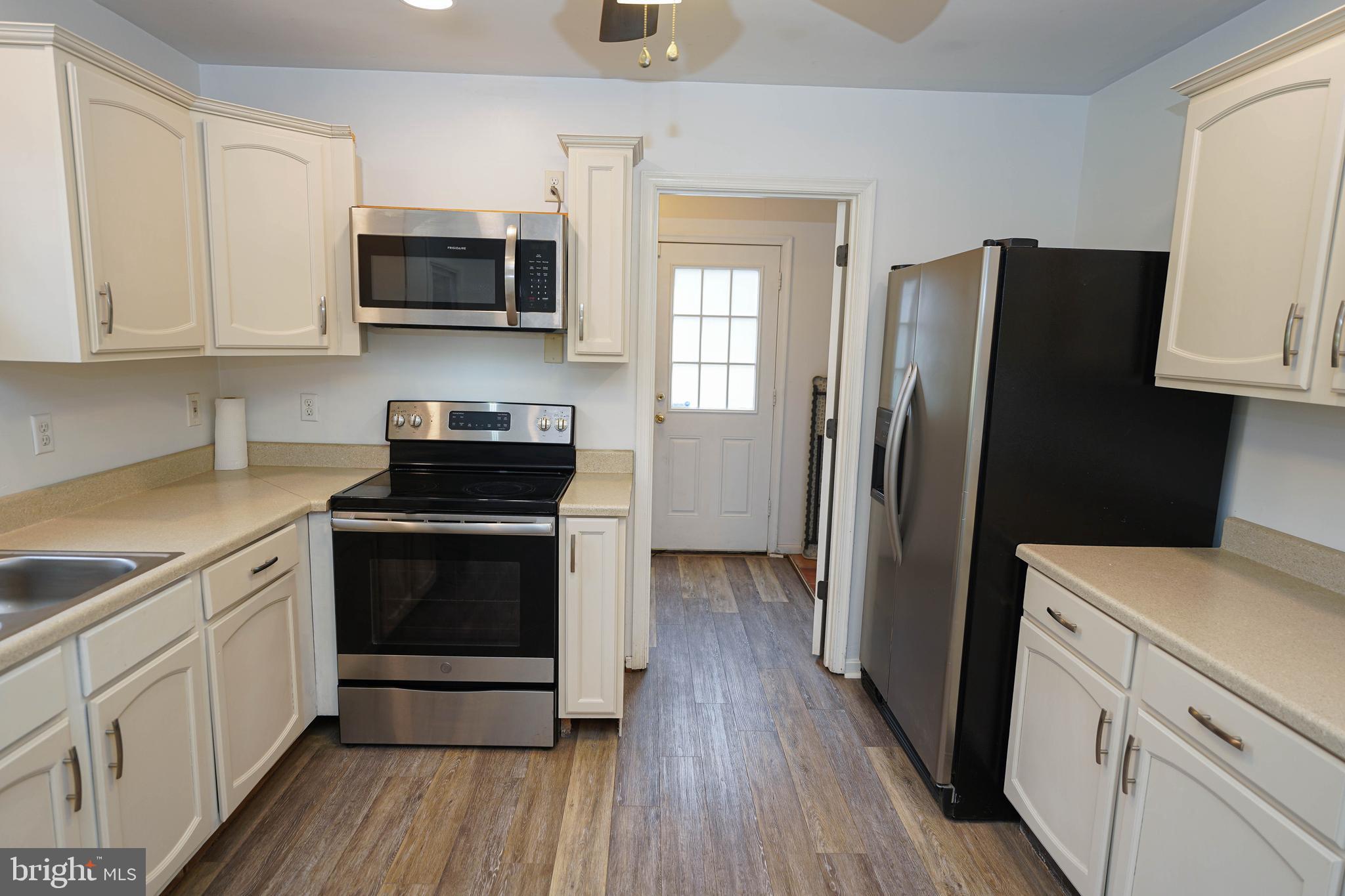 KING WILLIAMS COURT - Residential Lease