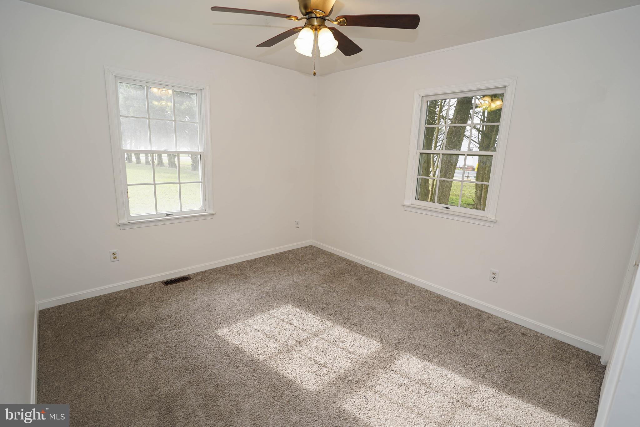 KING WILLIAMS COURT - Residential Lease