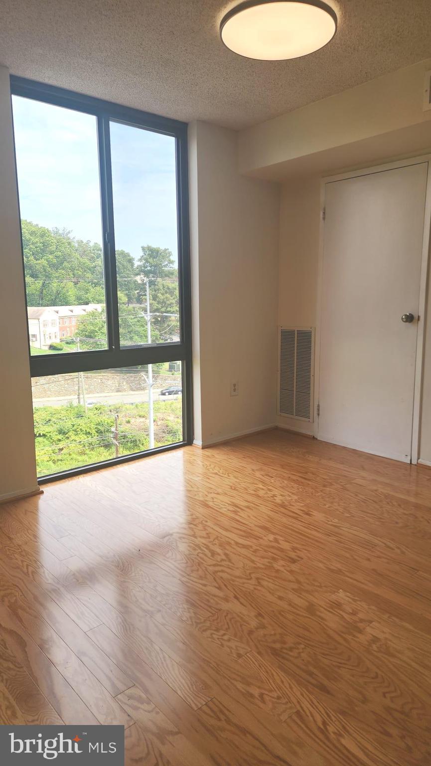 CENTURY SOUTH - Residential Lease