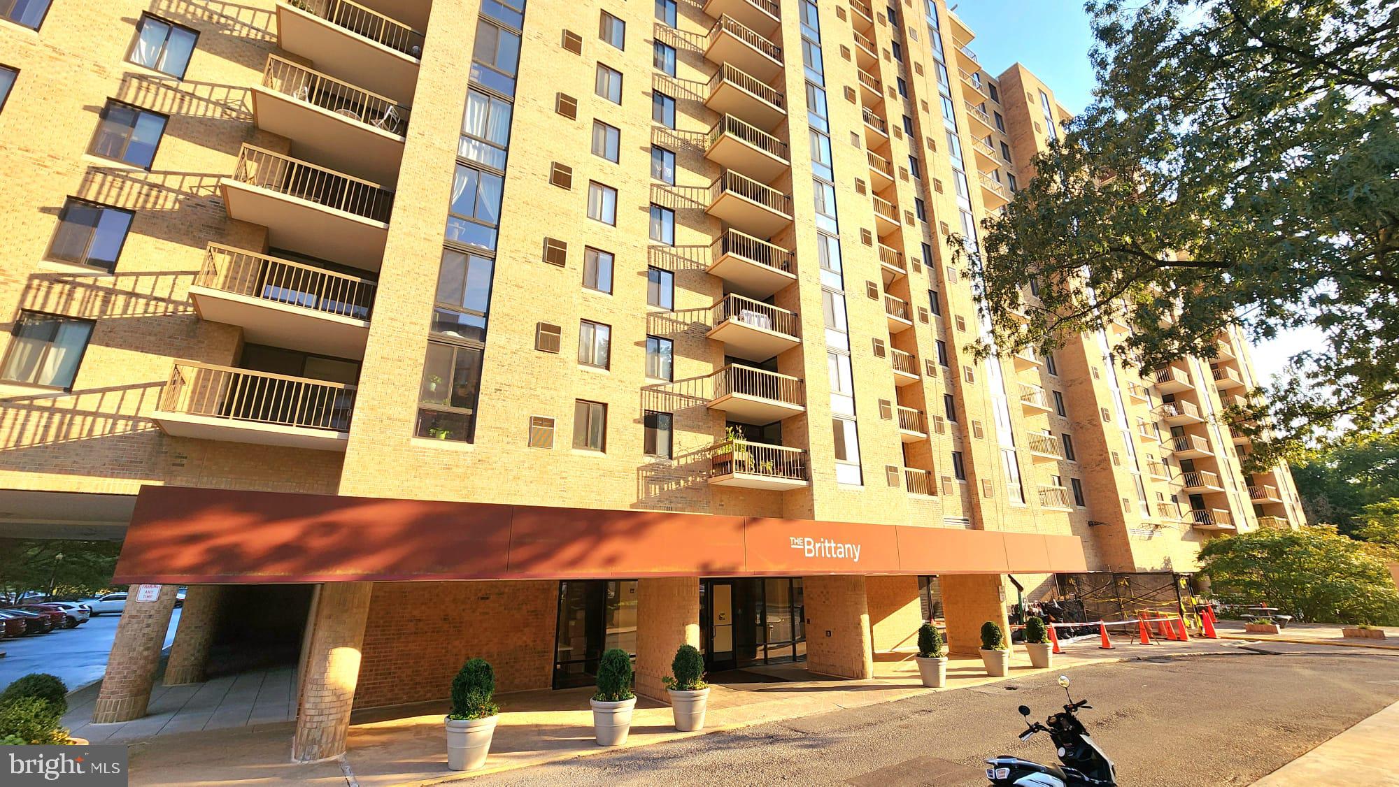 CENTURY SOUTH - Residential Lease