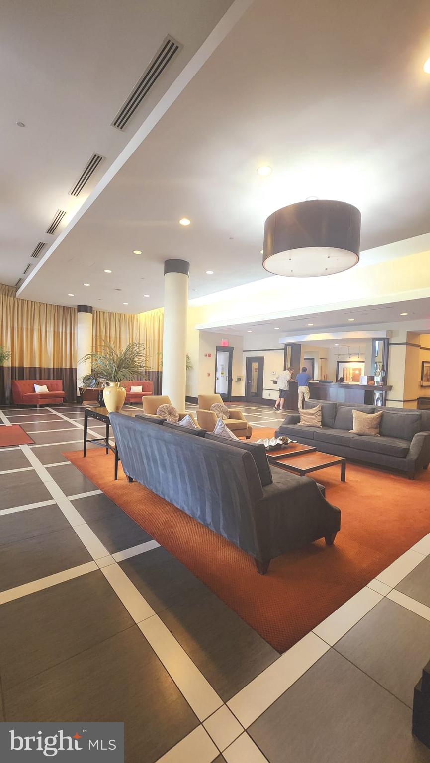 CENTURY SOUTH - Residential Lease