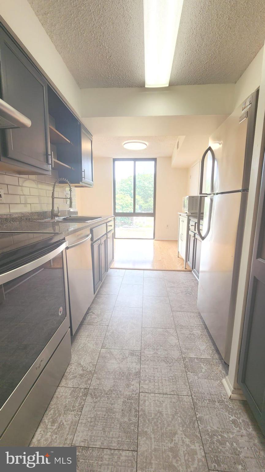 CENTURY SOUTH - Residential Lease