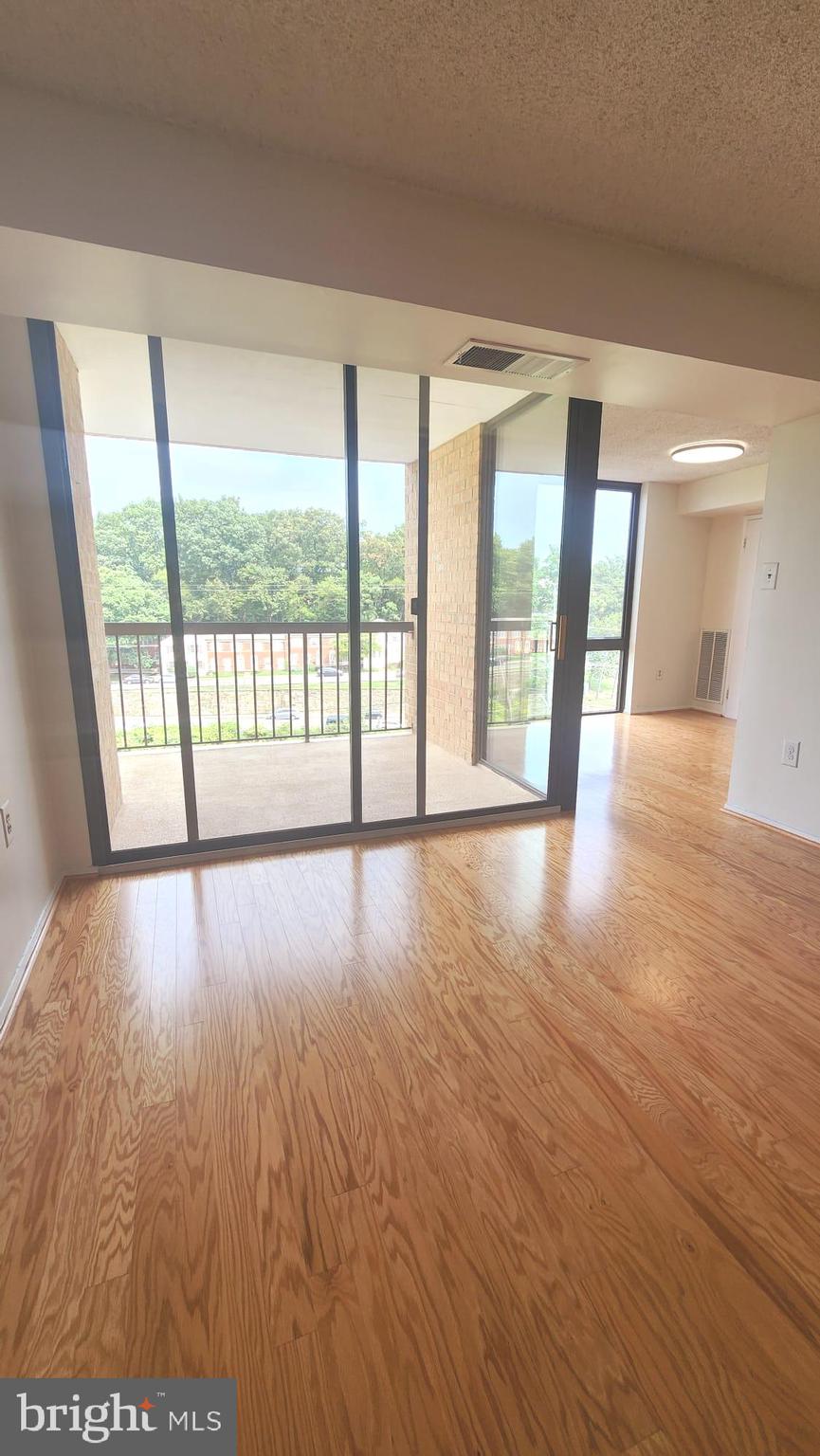 CENTURY SOUTH - Residential Lease