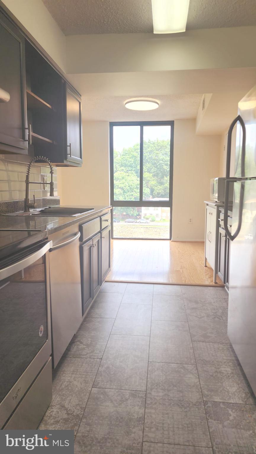 CENTURY SOUTH - Residential Lease