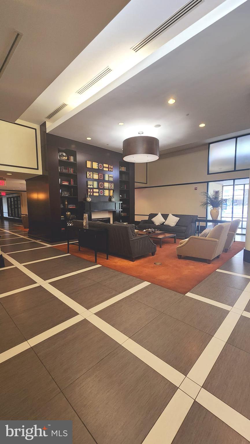 CENTURY SOUTH - Residential Lease