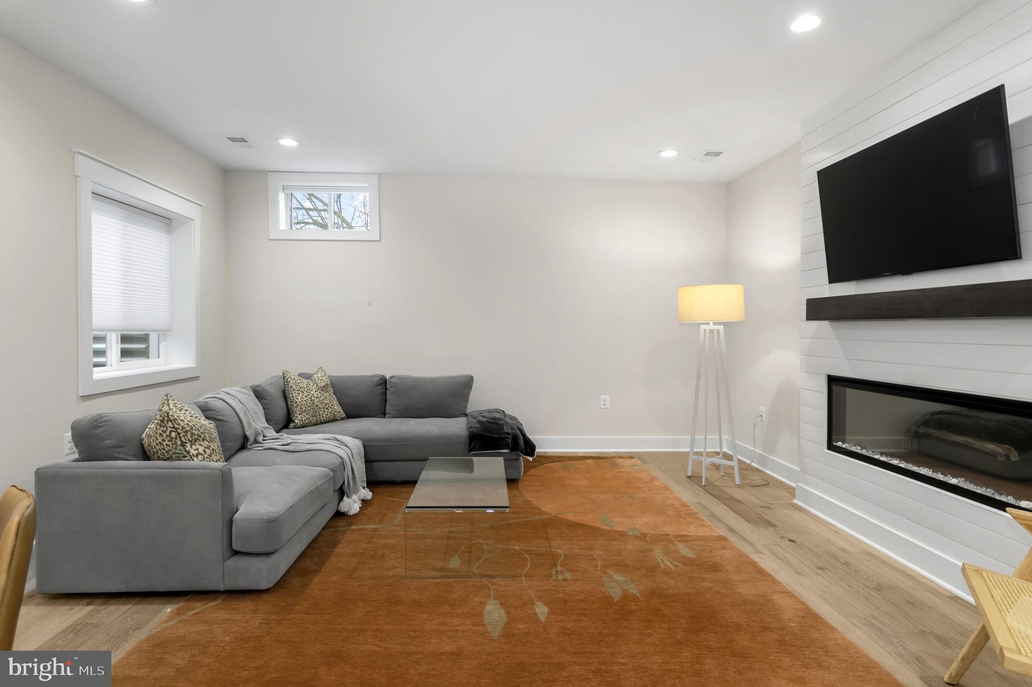 DEL RAY - Residential