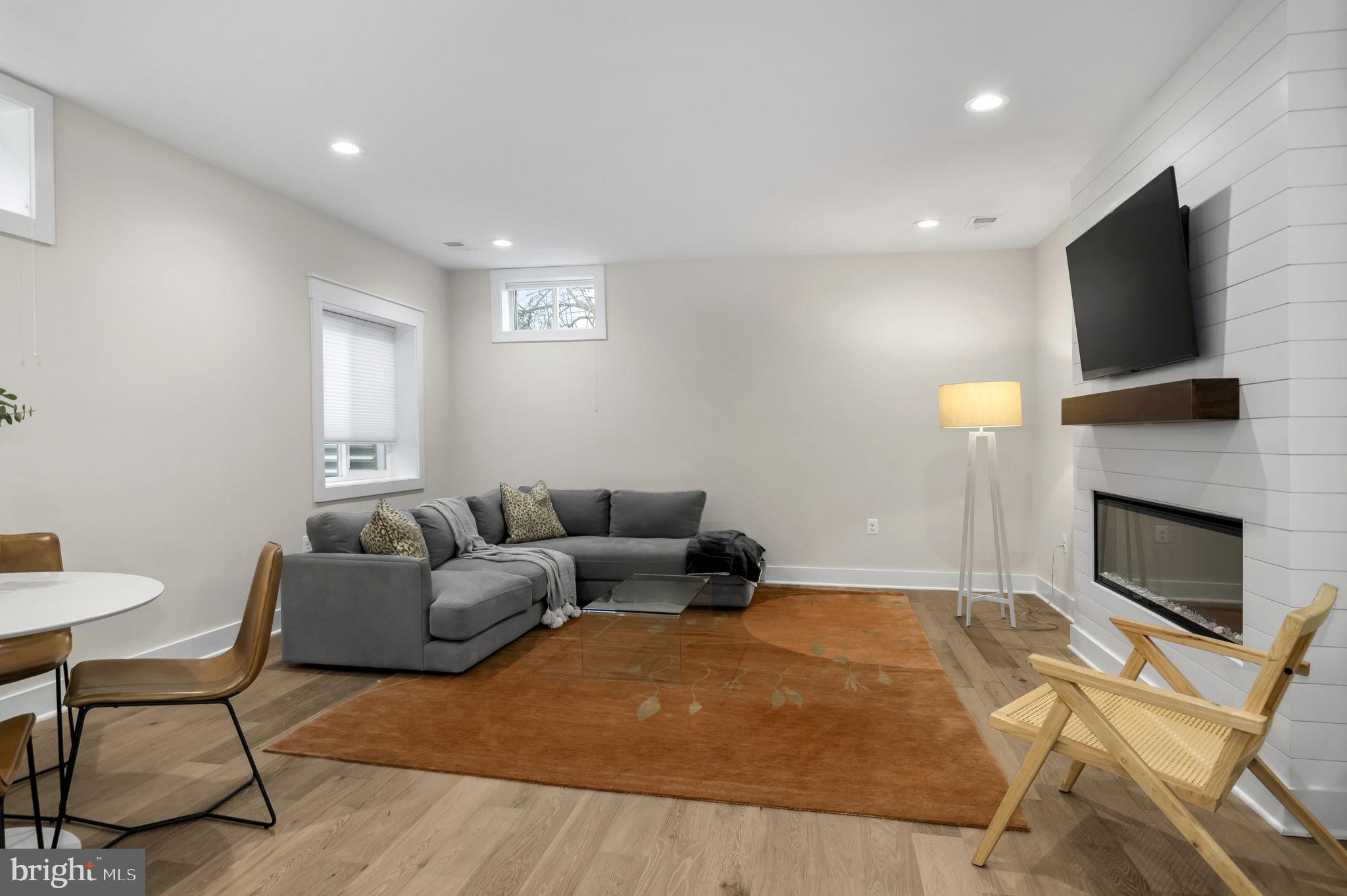 DEL RAY - Residential