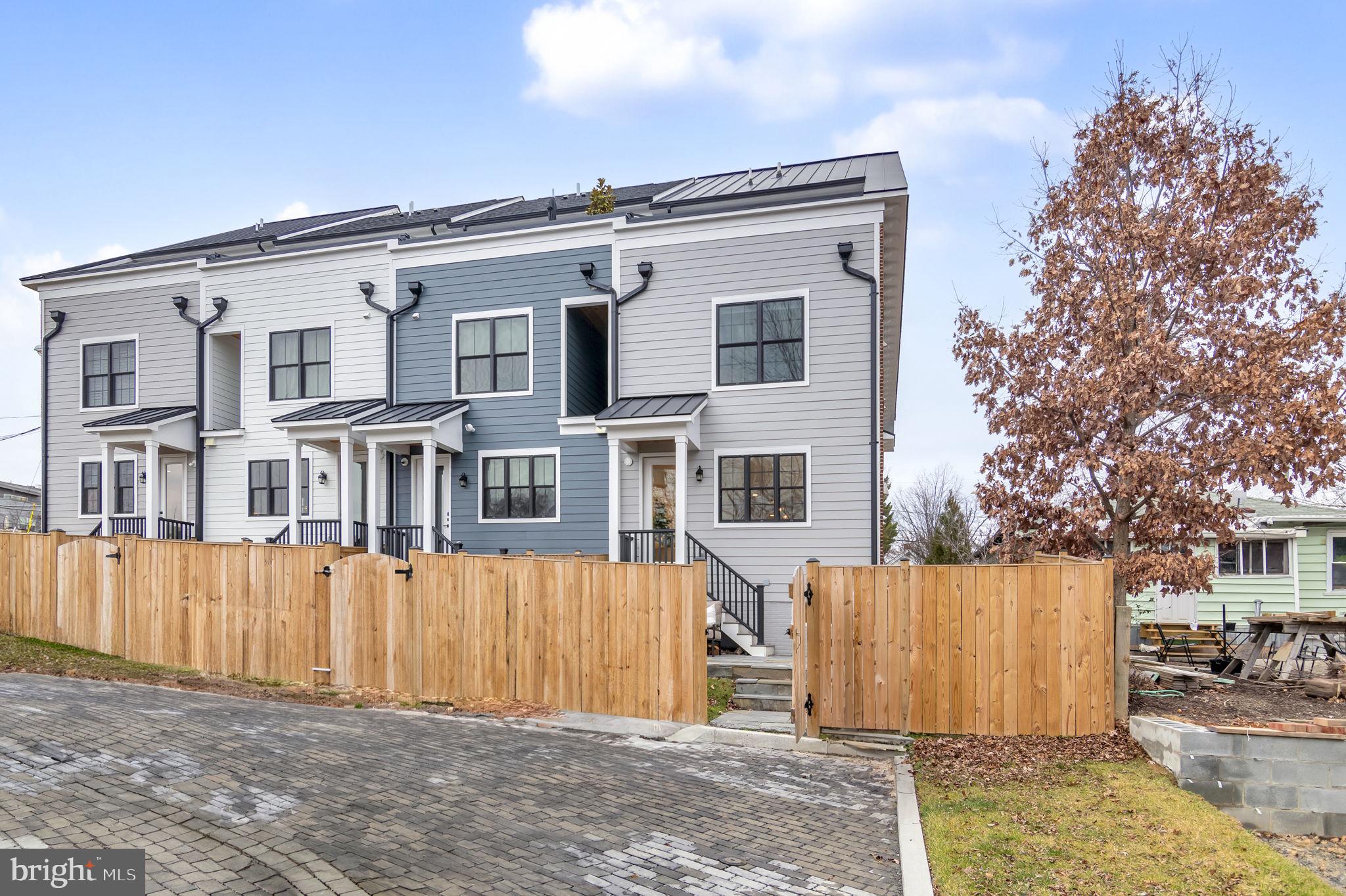 DEL RAY - Residential