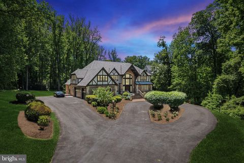 6723 GEORGETOWN PIKE MCLEAN VA 22101