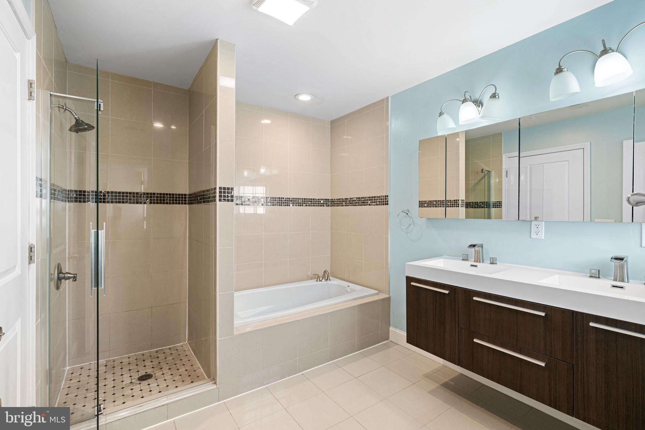 PASSYUNK SQUARE - Residential