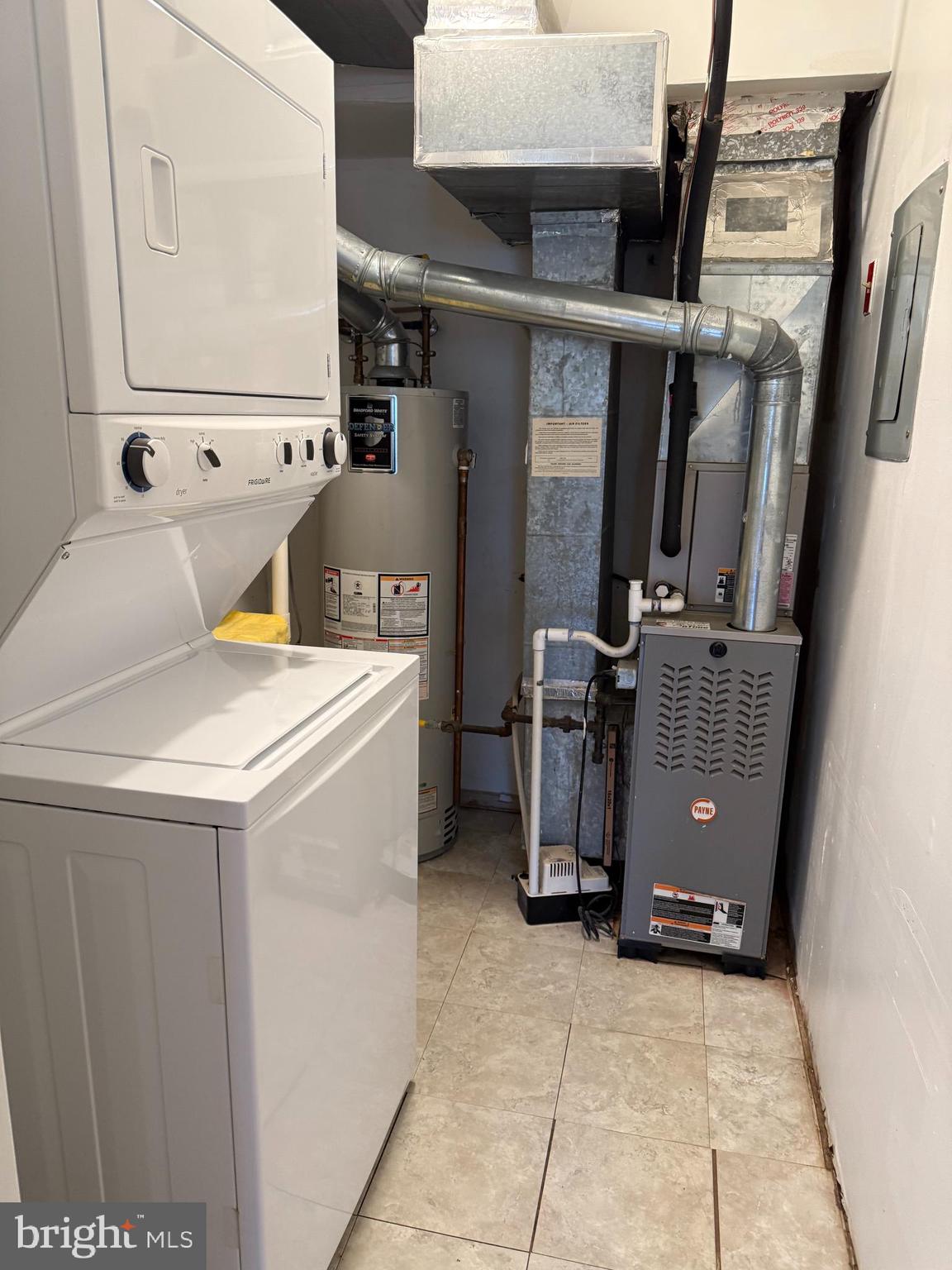 CANAL POINTE - Residential Lease