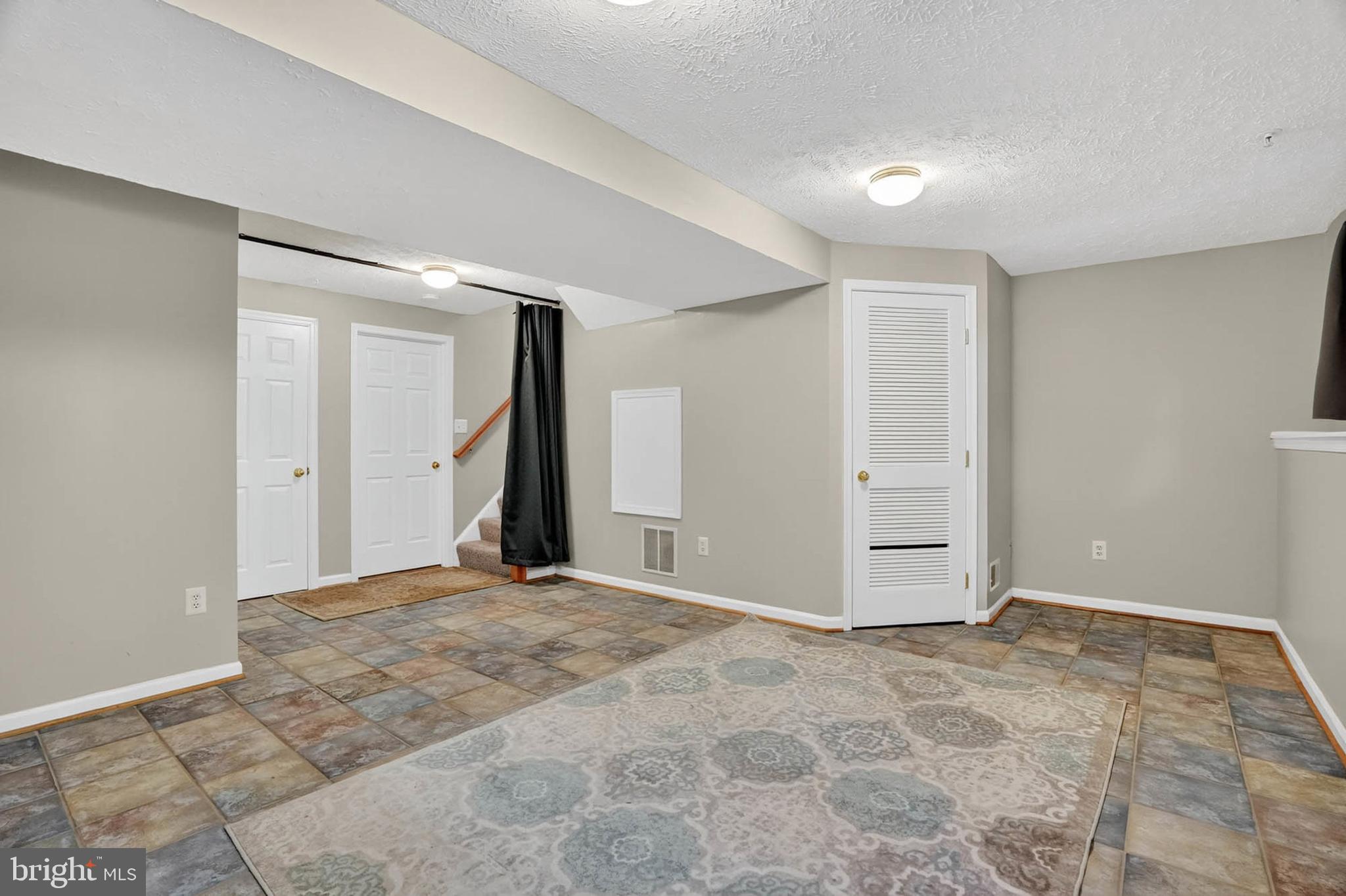 SUMMERS RUN - Residential