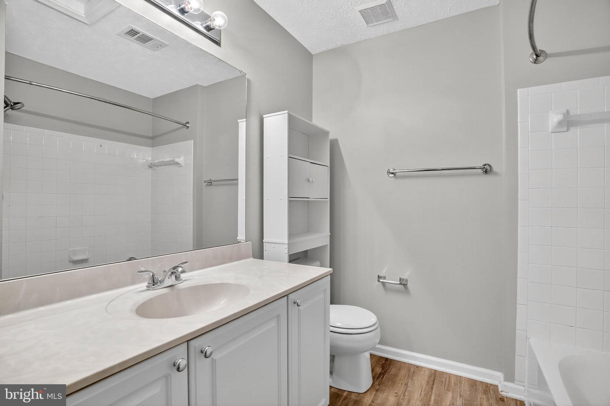 SUMMERS RUN - Residential