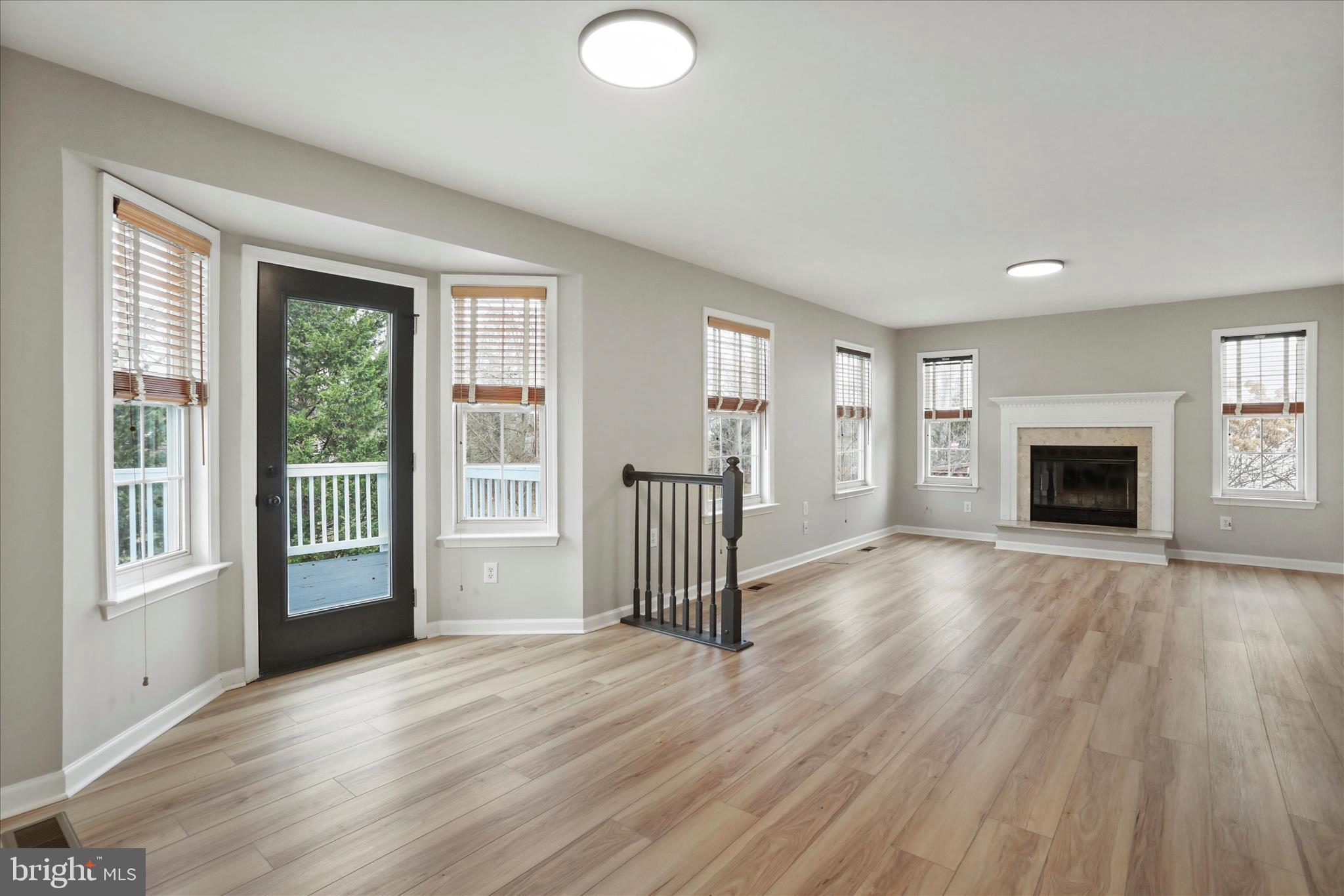 LAUREL RIDGE - Residential