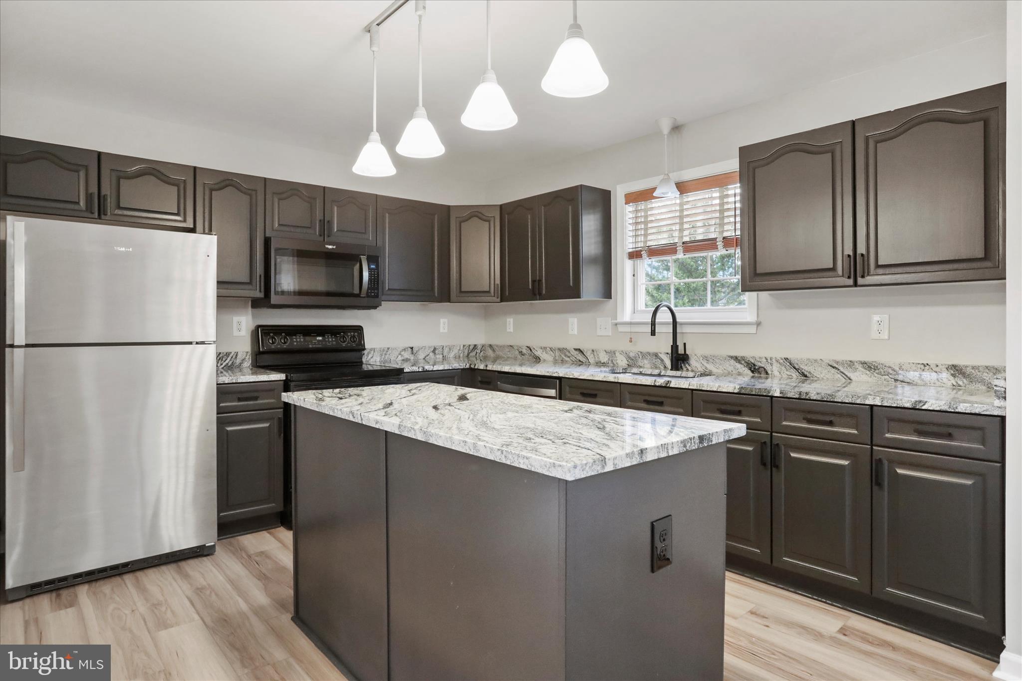 LAUREL RIDGE - Residential