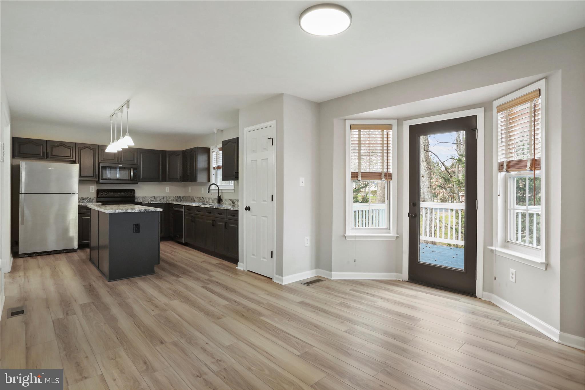 LAUREL RIDGE - Residential