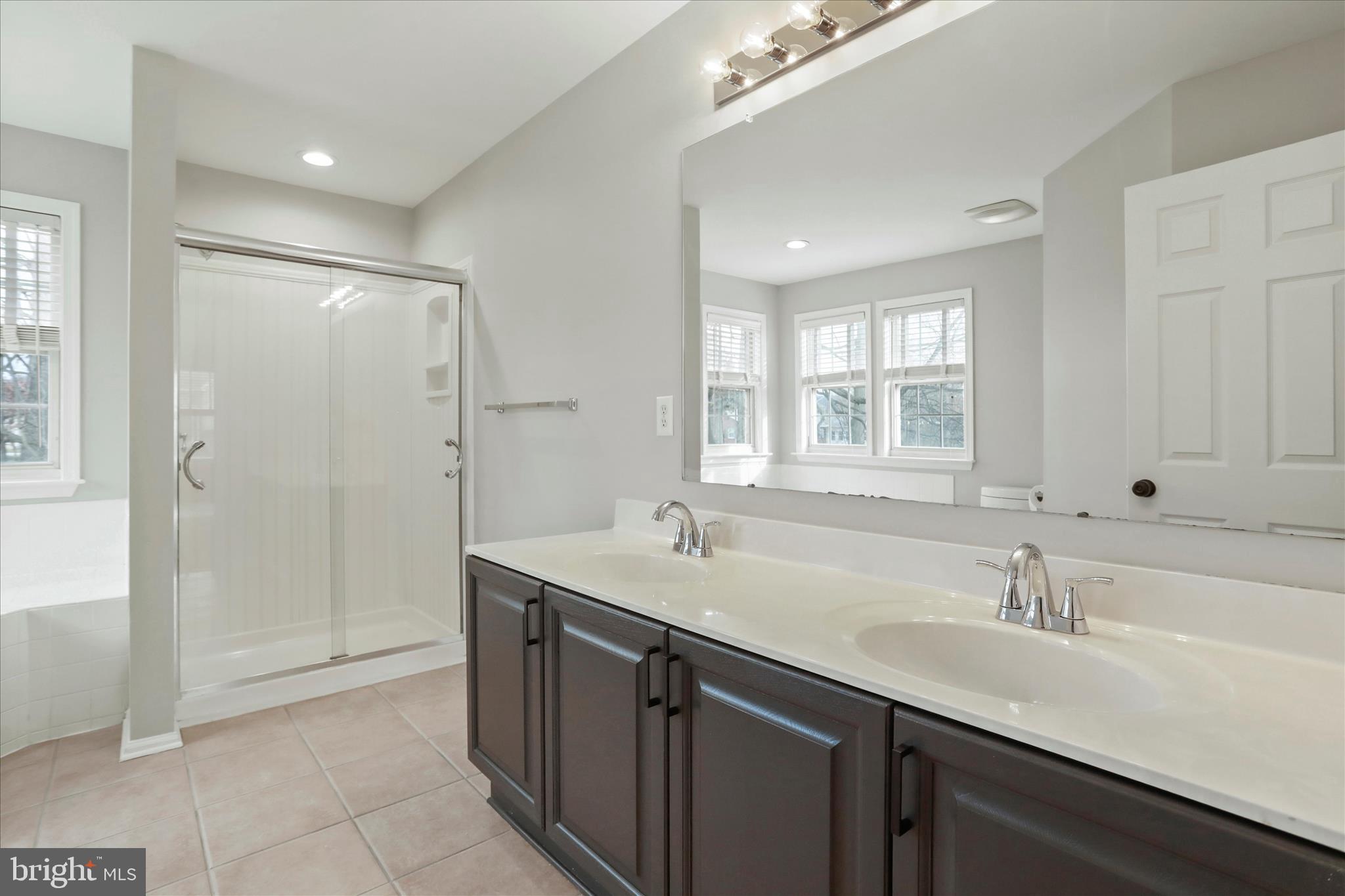 LAUREL RIDGE - Residential