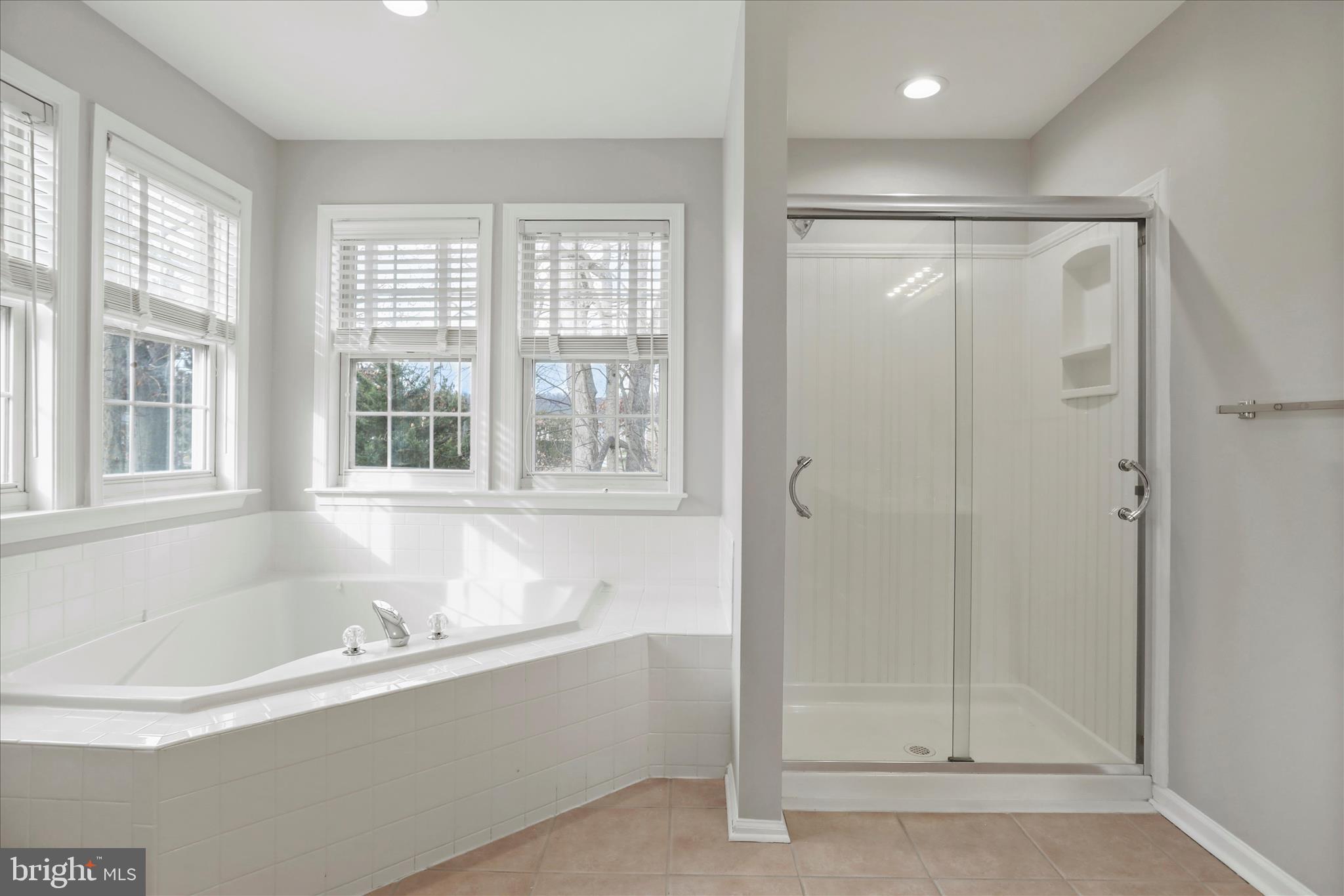 LAUREL RIDGE - Residential