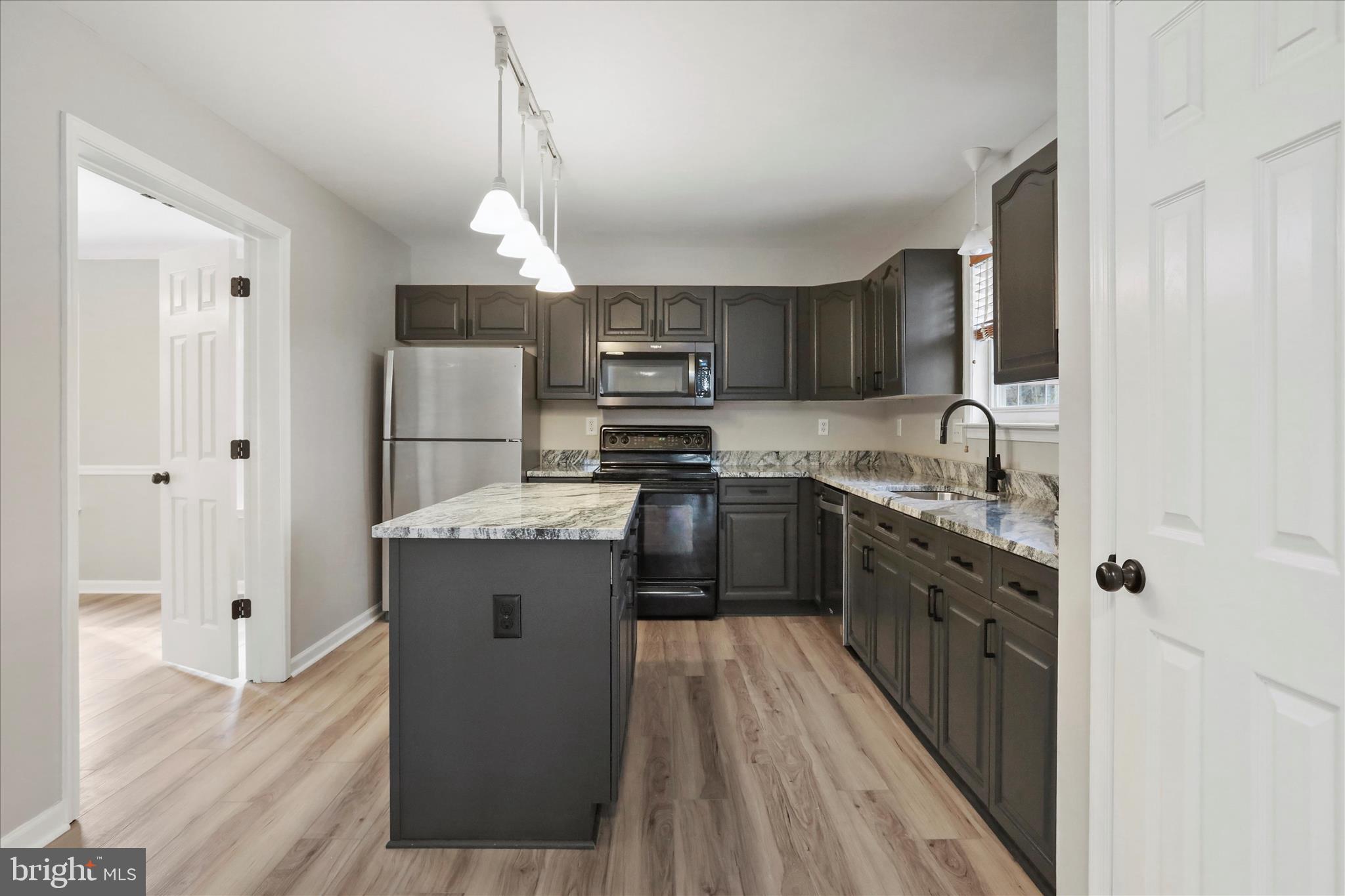 LAUREL RIDGE - Residential