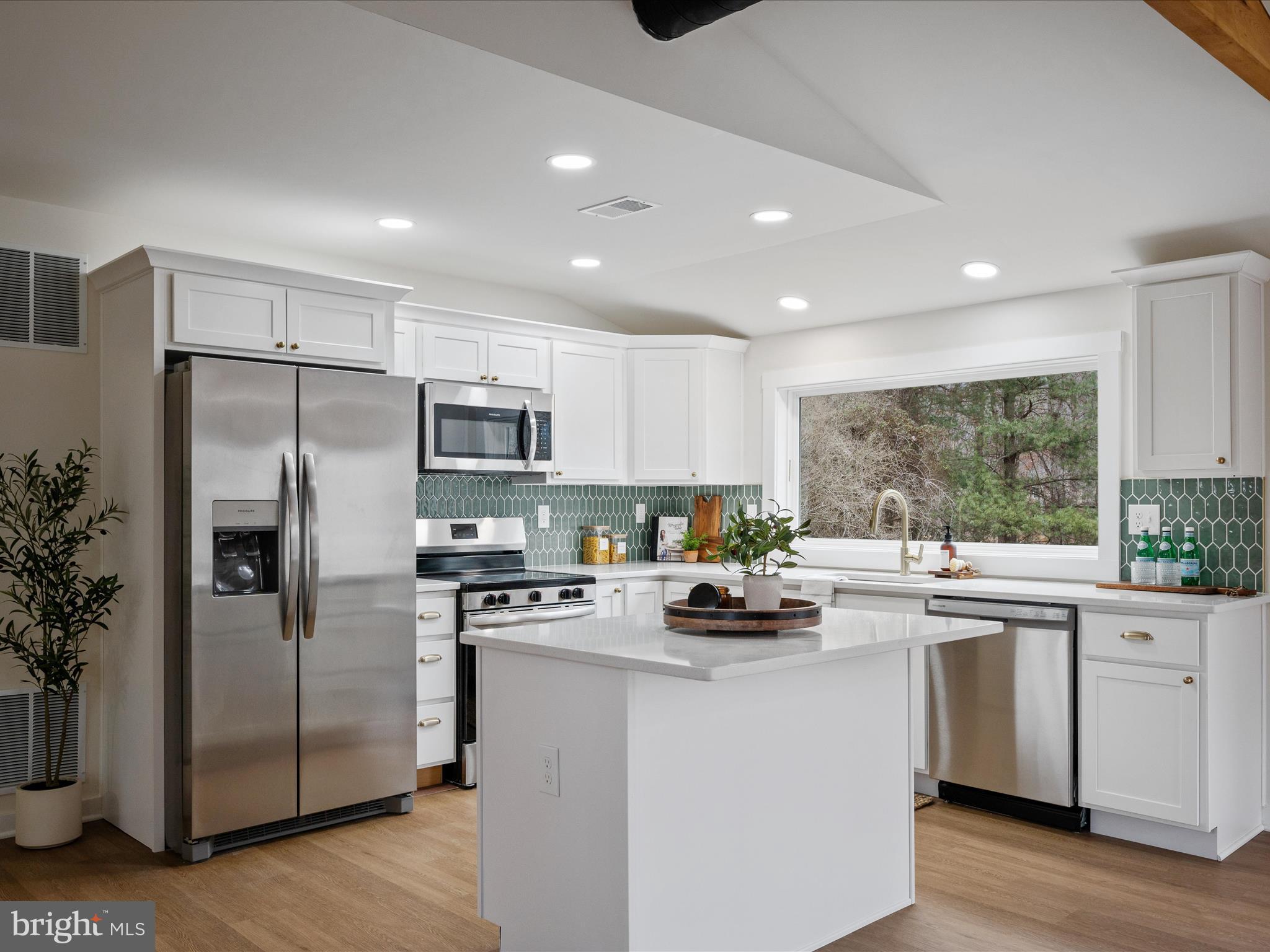 RIVER VIEW PARK - Residential