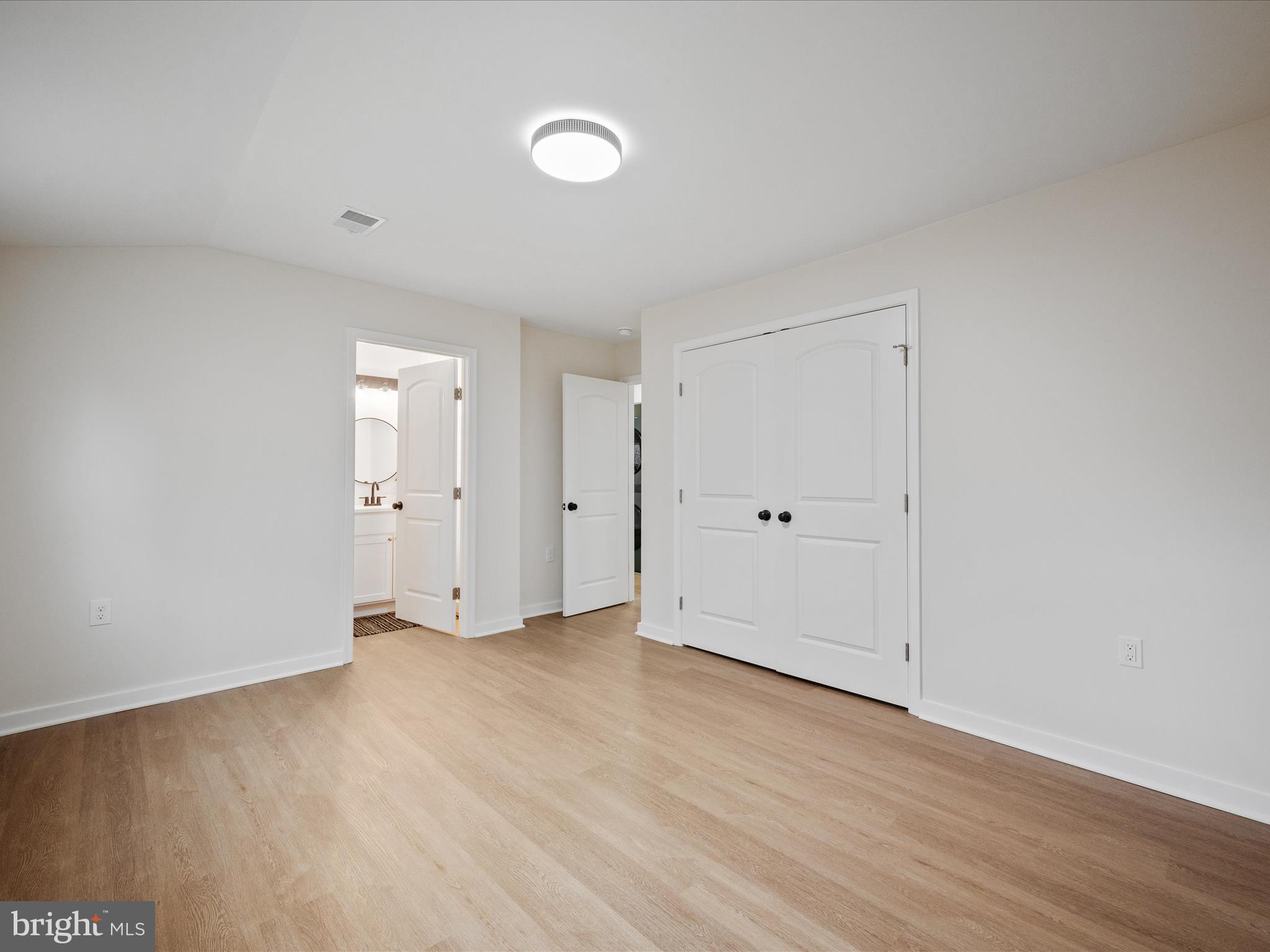 RIVER VIEW PARK - Residential