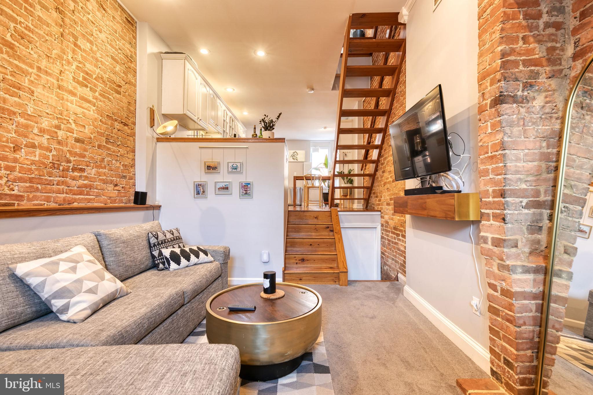 FEDERAL HILL HISTORIC DISTRICT - Residential Lease