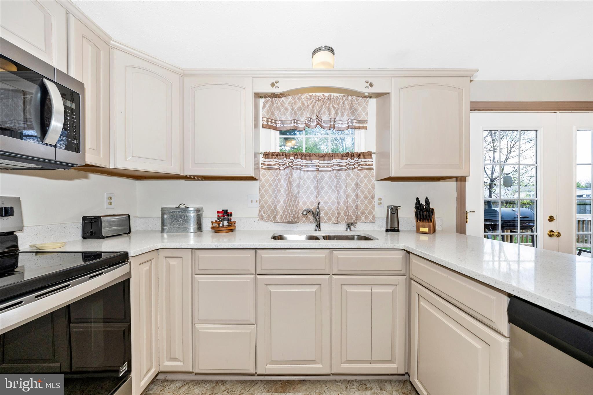 AMBER MEADOWS - Residential