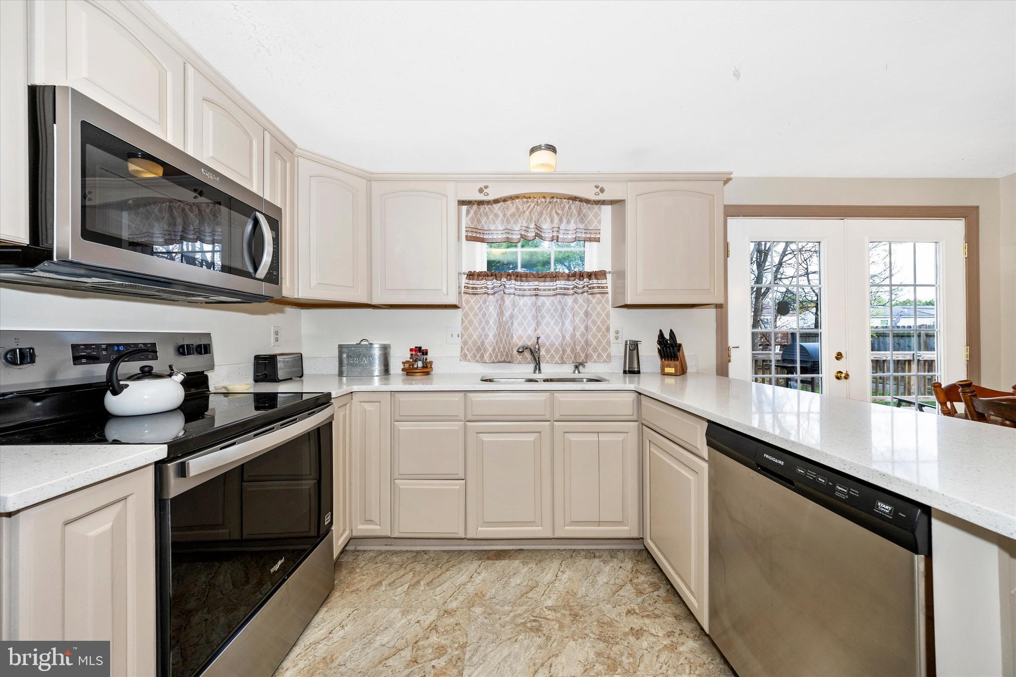 AMBER MEADOWS - Residential